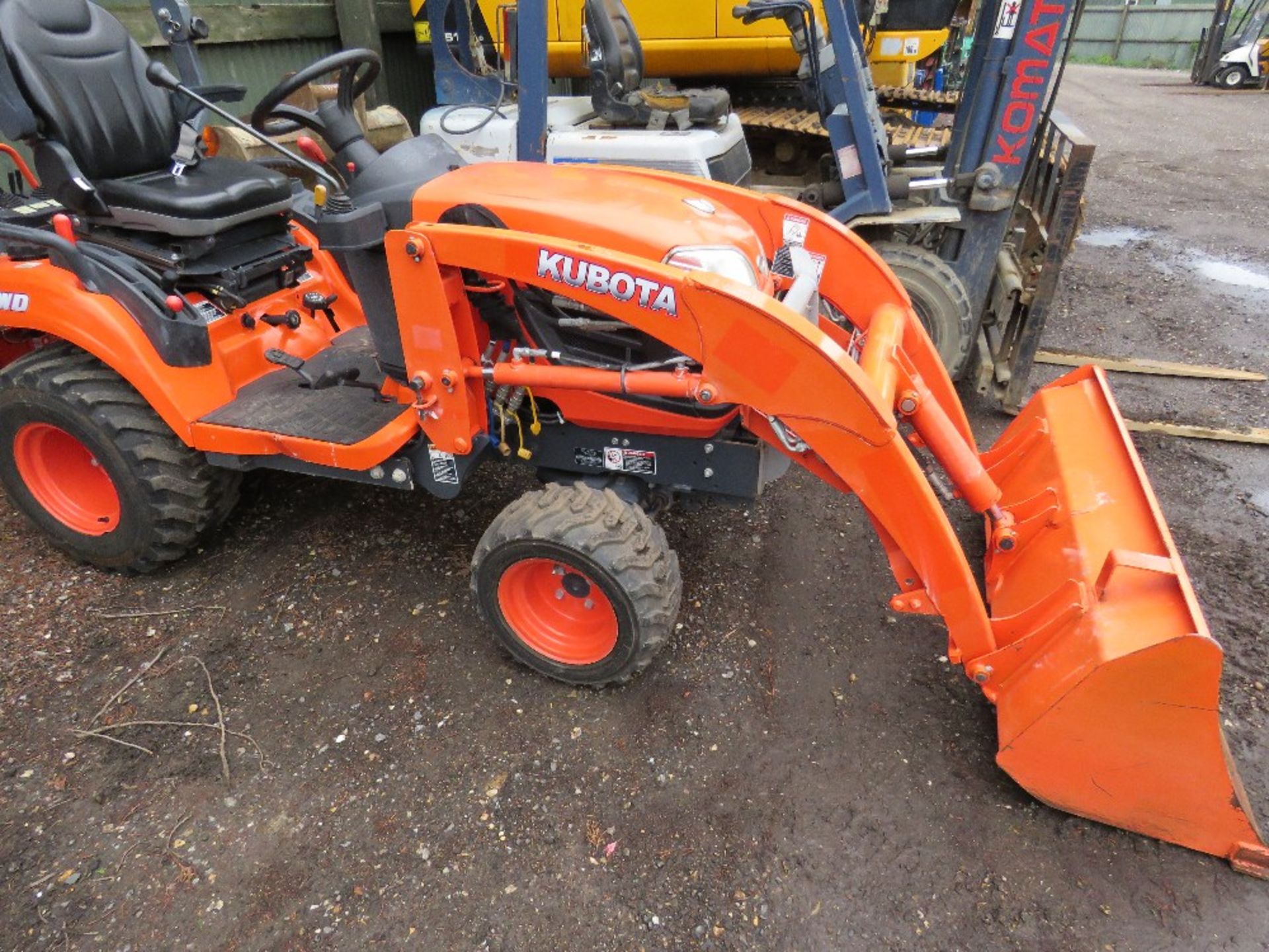 KUBOTA BX25D COMPACT TRACTOR WITH LOADER AND BACKHOE. 51 REC HRS. SN:50986. YEAR 2016 BUILD, COMMISS - Image 2 of 7