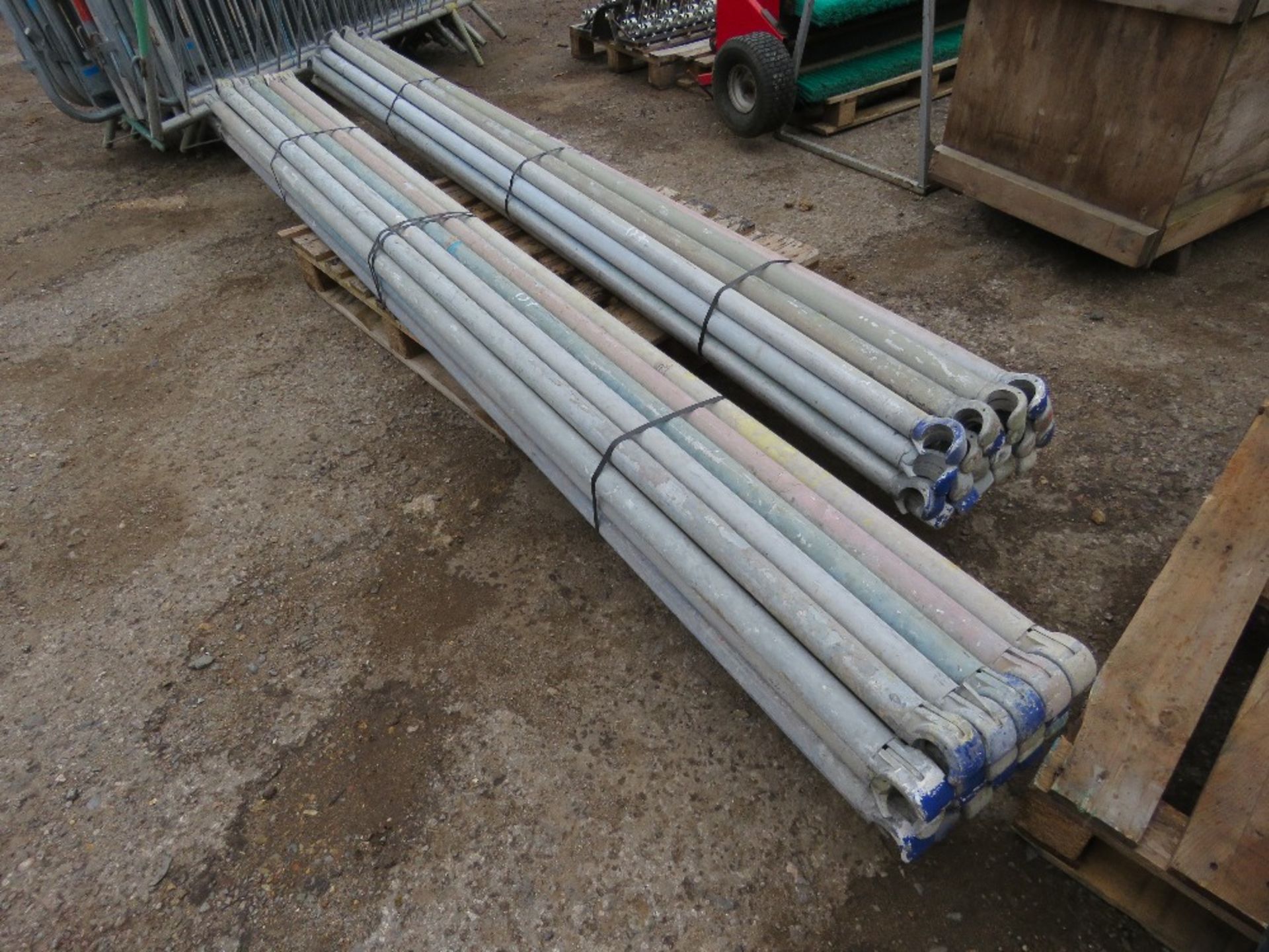 2 X BUNDLES OF 20NO (40NO TOTAL) 10FT TOWER SCAFFOLD POLES. BOSS TYPE.