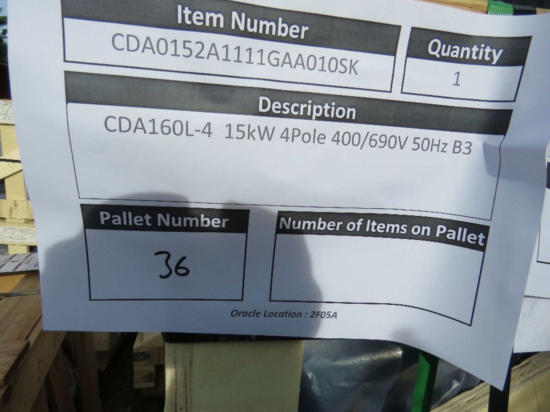 PALLET CONTAINING 4X ELECTRIC MOTORS 1@15KW, 3@11KW. 400/690 VOLT POWERED. SOURCED FROM A LARGE MAN - Bild 4 aus 6