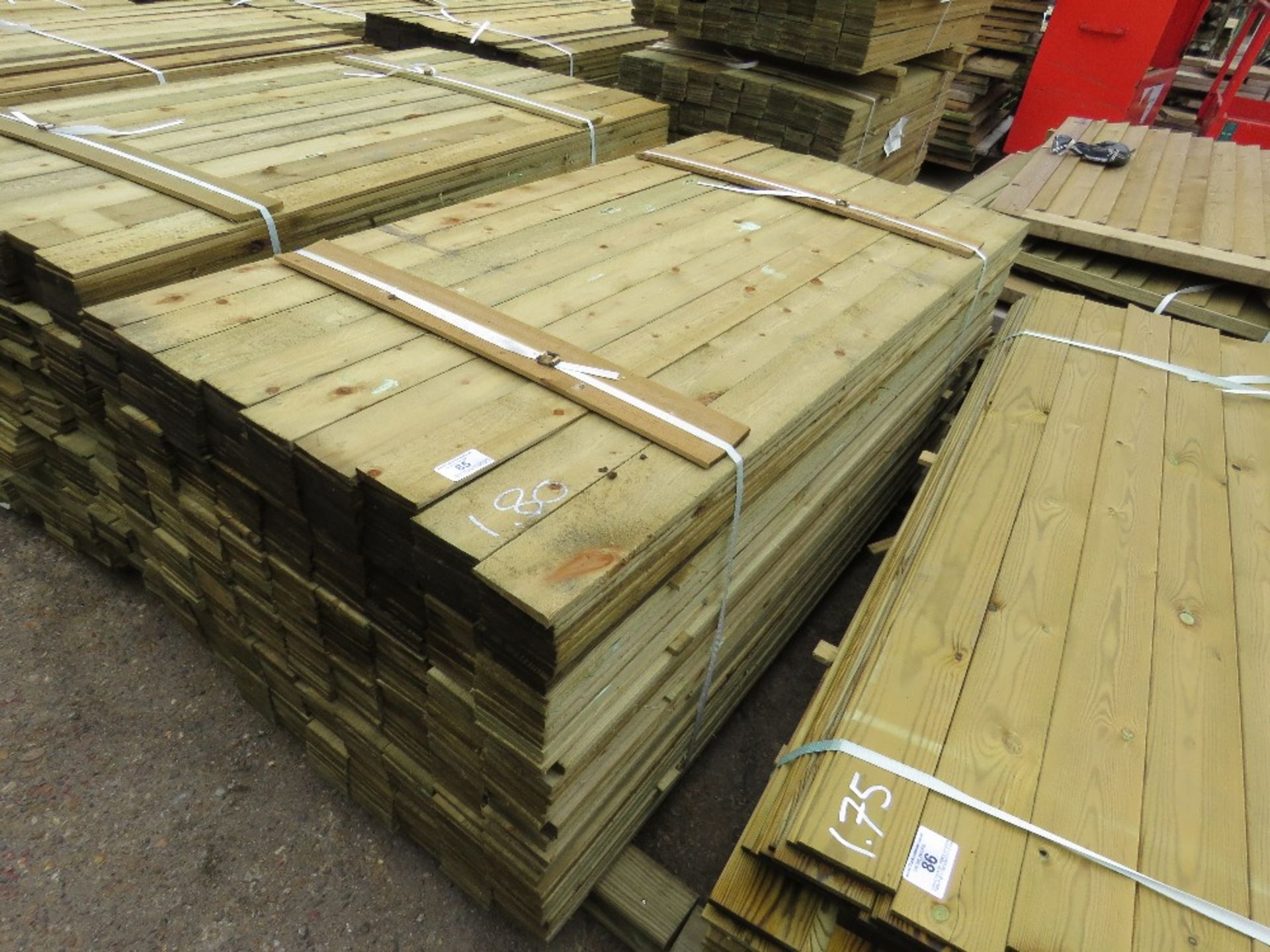 LARGE PACK OF FEATHER EDGE FENCE CLADDING TIMBER @ 1.8M LENGTH X 10.5CM WIDE APPROX