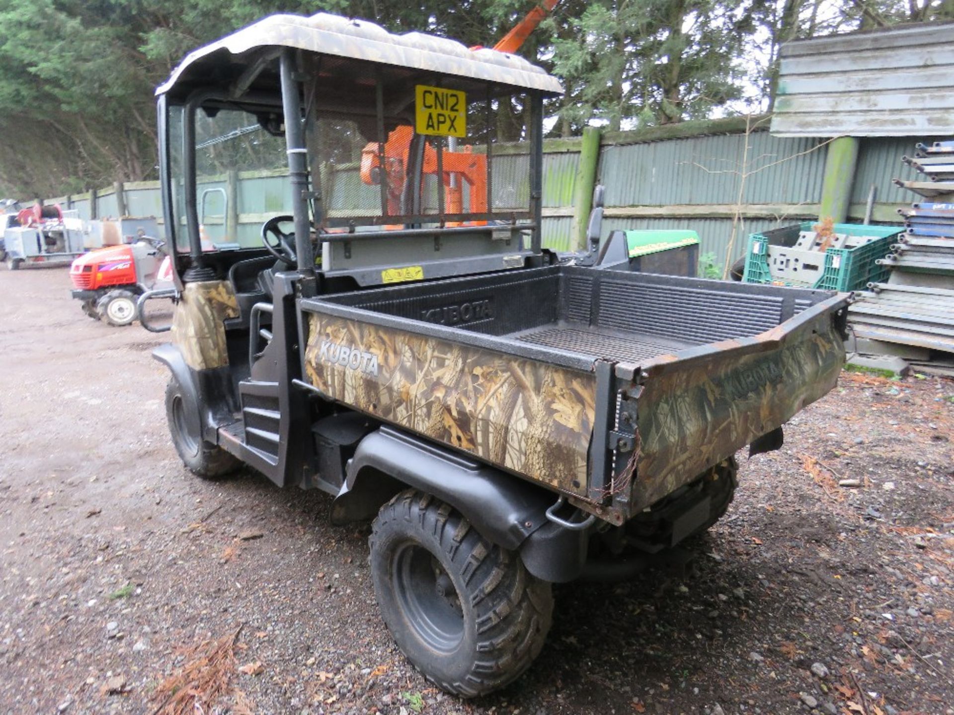 KUBOTA RTV900 ROUGH TERRAIN VEHICLE WITH HYDRAULIC TIP BUCK. 1790 REC HRS (UNVERIFIED). REG:CN12 APX - Image 3 of 6