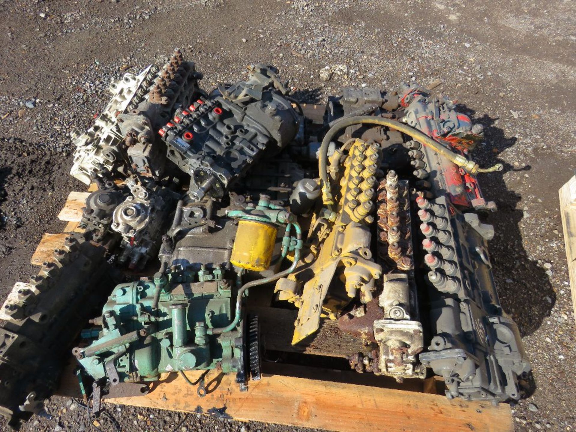 PALLET OF DIESEL INJECTION PUMPS. PRE USED, CONDITION UNKNOWN. - Image 2 of 4