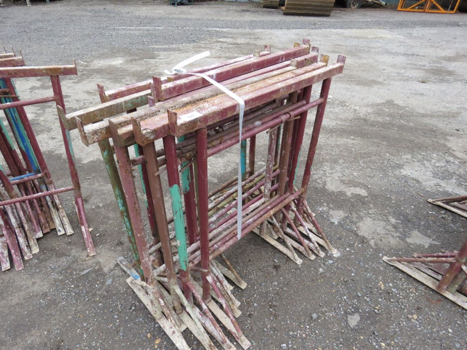 10 X BUILDER'S TRESTLES.