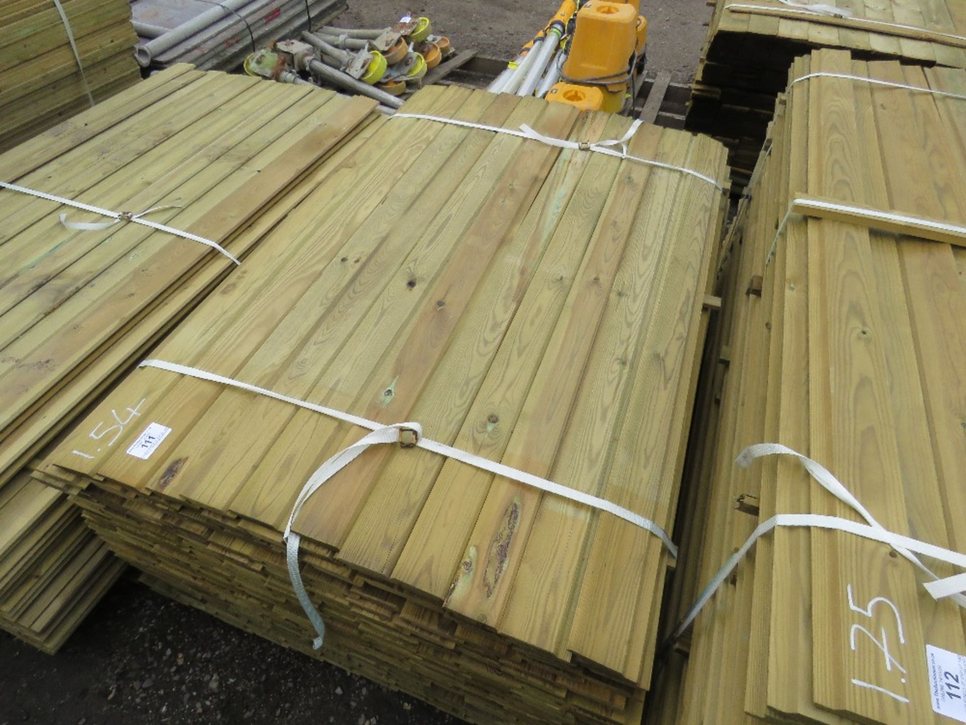 LARGE BUNDLE OF SHIPLAP TIMBER FENCE CLADDING @1.54M LENGTH X 10CM WIDE APPROX.