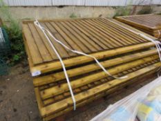 APPROXIMATELY 10 X ASSORTED FENCING PANELS.