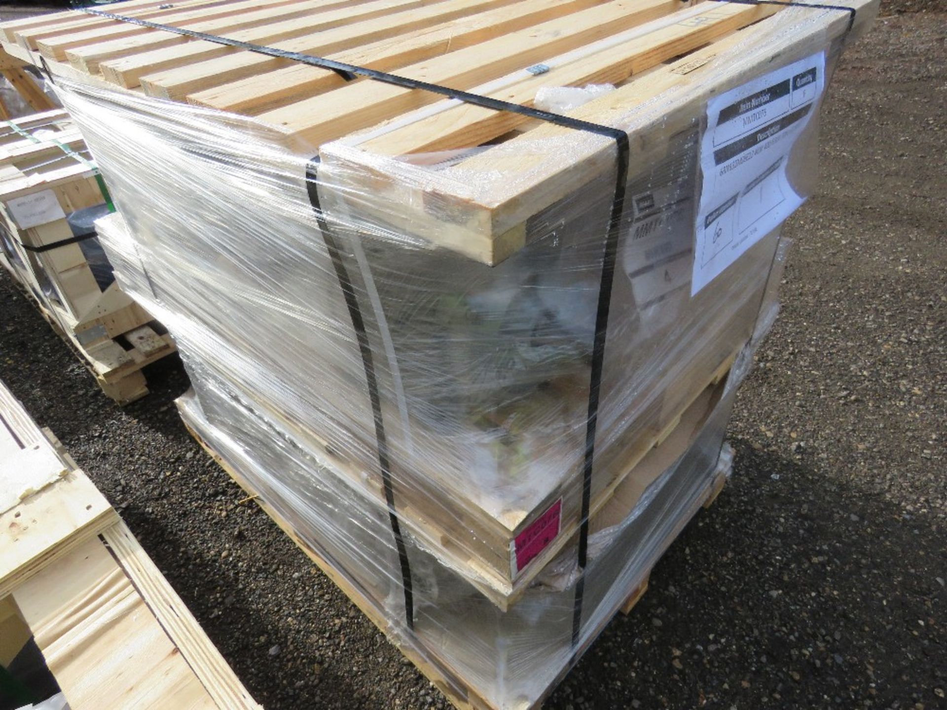 PALLET CONTAINING 8 X ELECTRIC MOTORS @4KW. SOURCED FROM A LARGE MANUFACTURING COMPANY AS PART OF T - Bild 3 aus 4