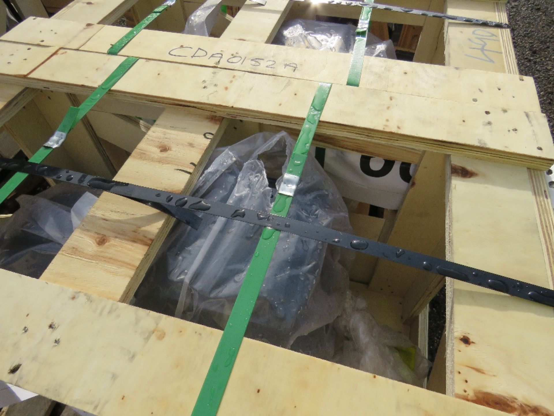 PALLET CONTAINING 2X ELECTRIC MOTOR @15KW. 400/690 VOLT POWERED. SOURCED FROM A LARGE MANUFACTURING - Image 3 of 5