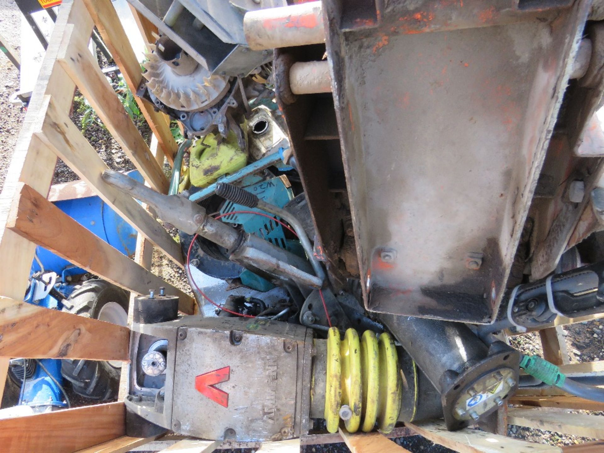 STILLAGE OF RAMMER MACHINE PARTS ETC INCLUDING TRAILER HITCH AND WINCH. - Image 3 of 4