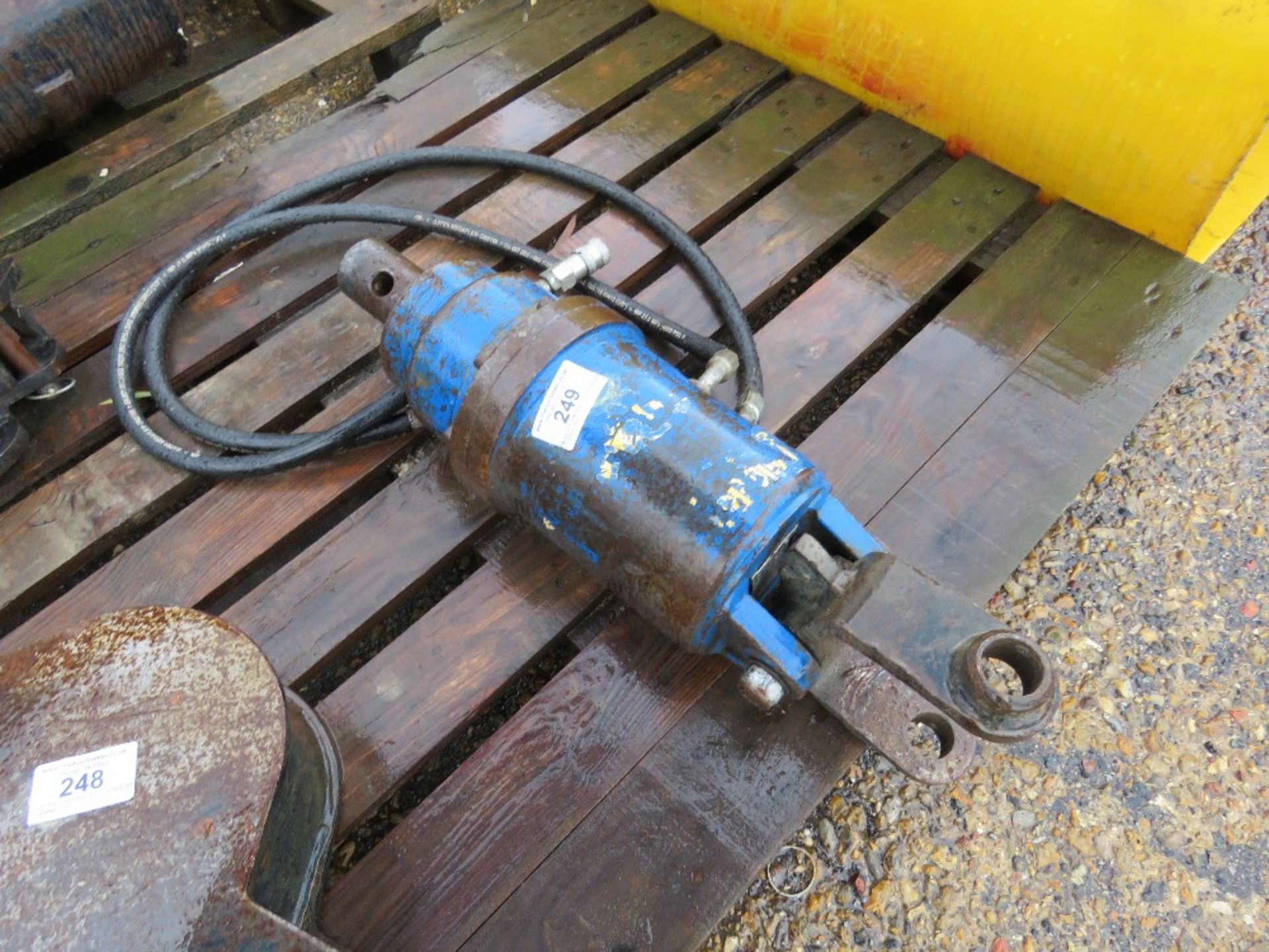 AUGER TORQUE EXCAVATOR MOUNTED DRIVE HEAD. 30MM PINS.