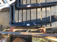 PAIR OF 1 M LONG FORKLIFT TINES (UNTESTED).