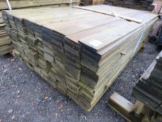 1X BUNDLE OF FEATHER EDGE TIMBER FENCE CLADDING, 10.5CM WIDE X 1.8M LENGTH APPROX.