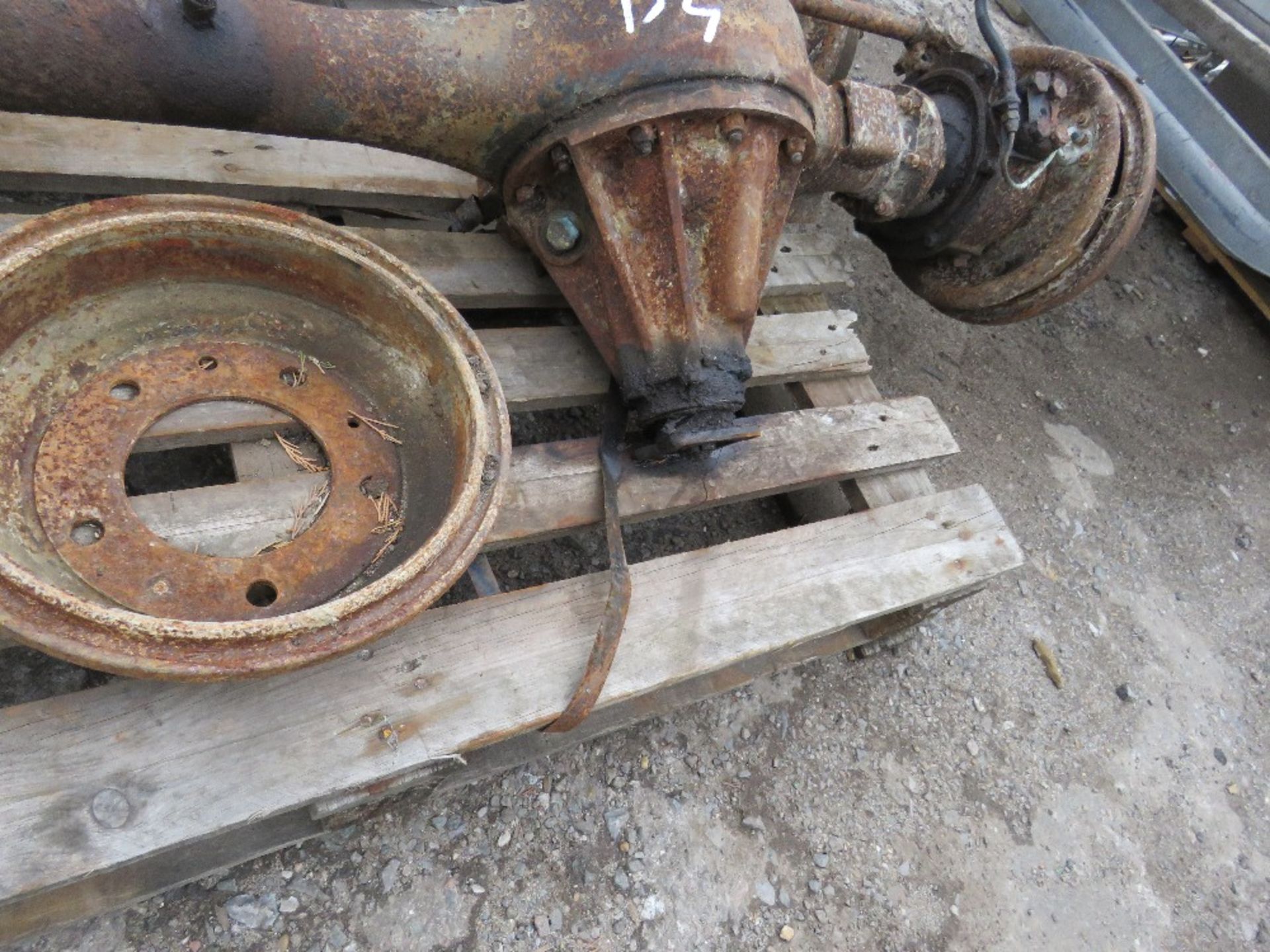 LANDROVER SERIES 2 FRONT AND REAR AXLES. - Image 2 of 3