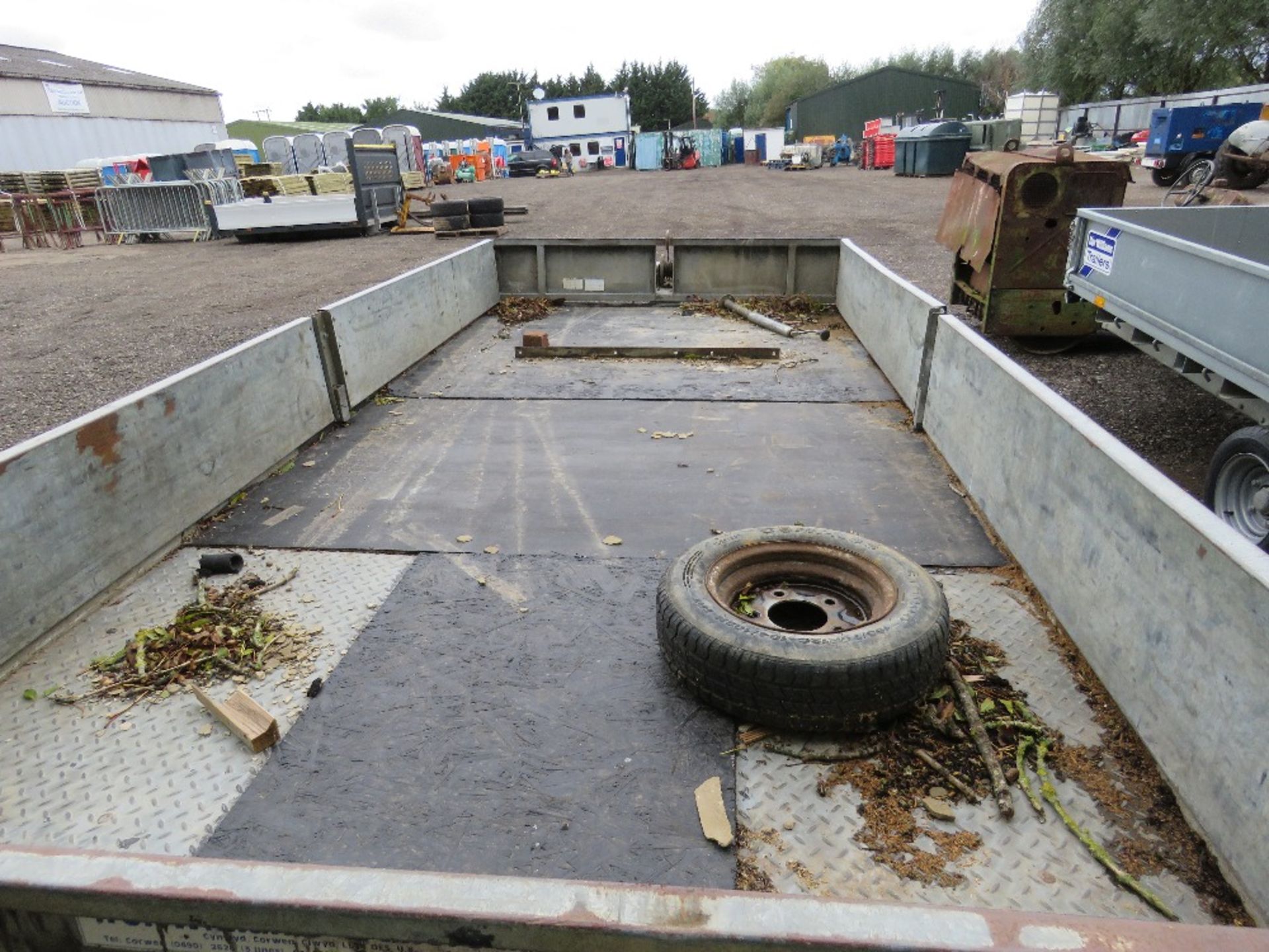 IFOR WILLIAMS TWIN AXLED 14FT PLANT TRAILER WITH DROP SIDES and a set of loading ramps. - Image 3 of 6