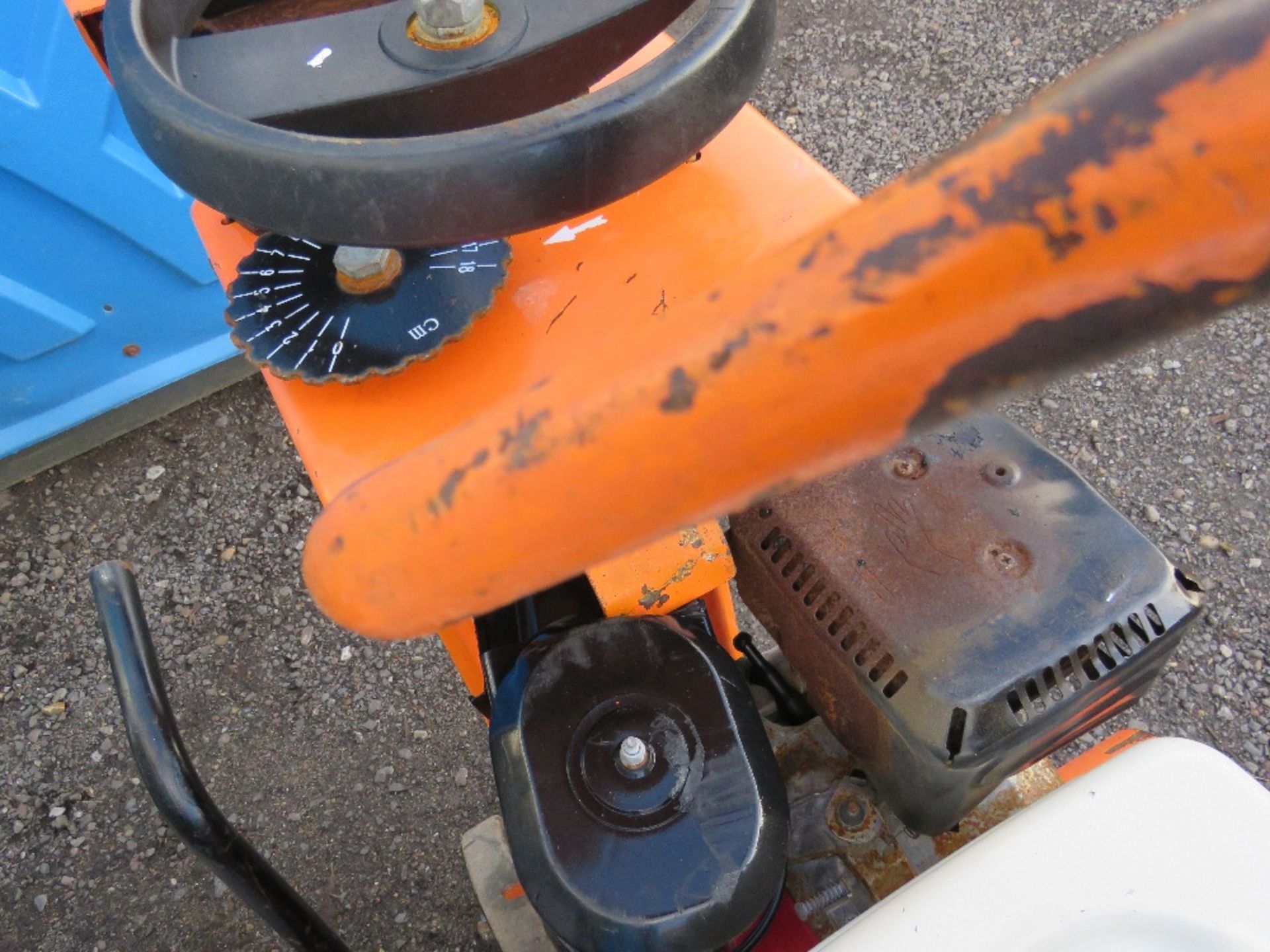 CLIPPER PETROL ENGINED FLOOR SAW. NO RECOIL STRING, THEREFORE UNTESTED. - Image 3 of 3