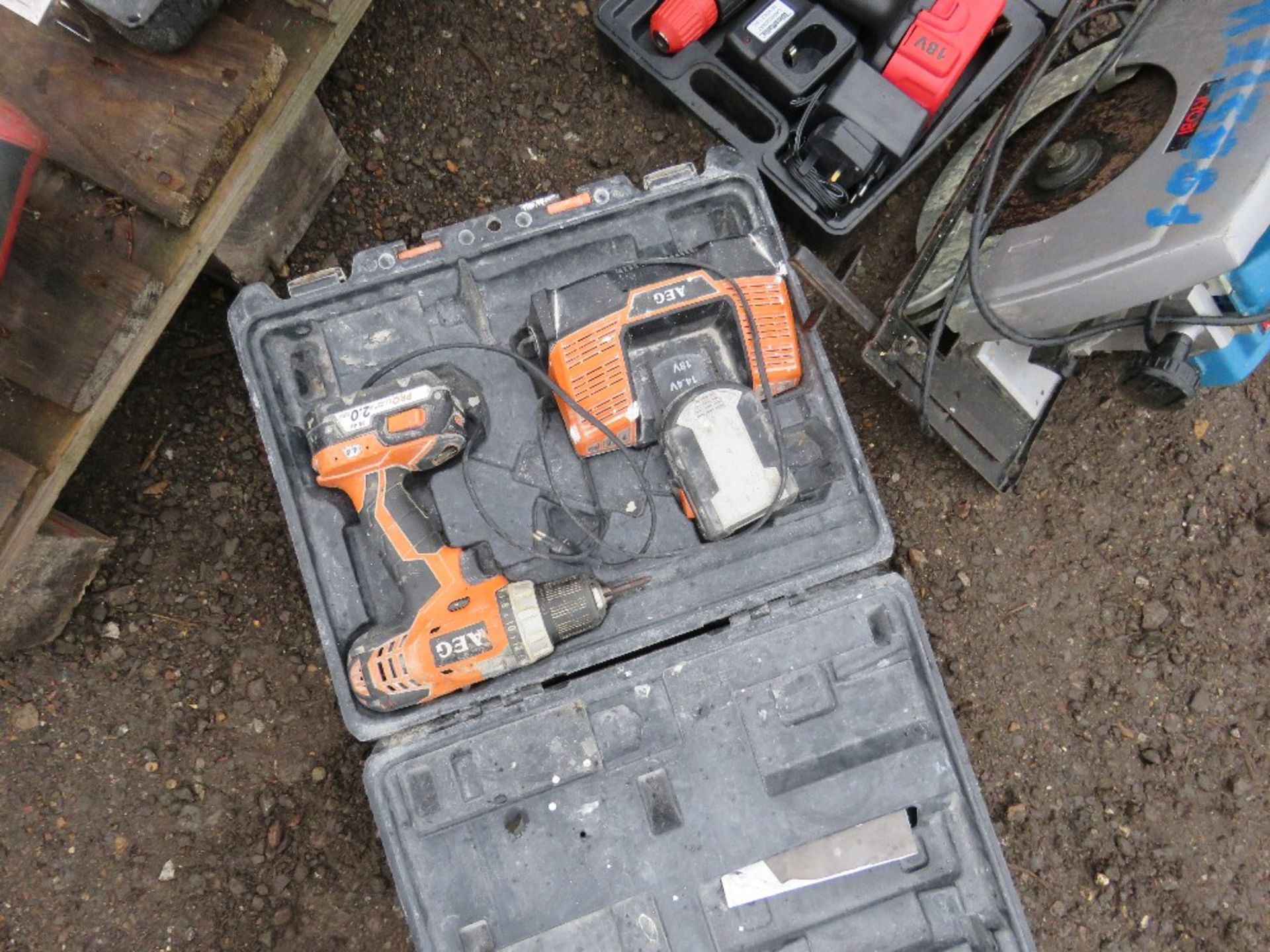 PALLET OF DEWALT AND OTHER POWER TOOLS, CONDITION UNKNOWN. - Image 6 of 7