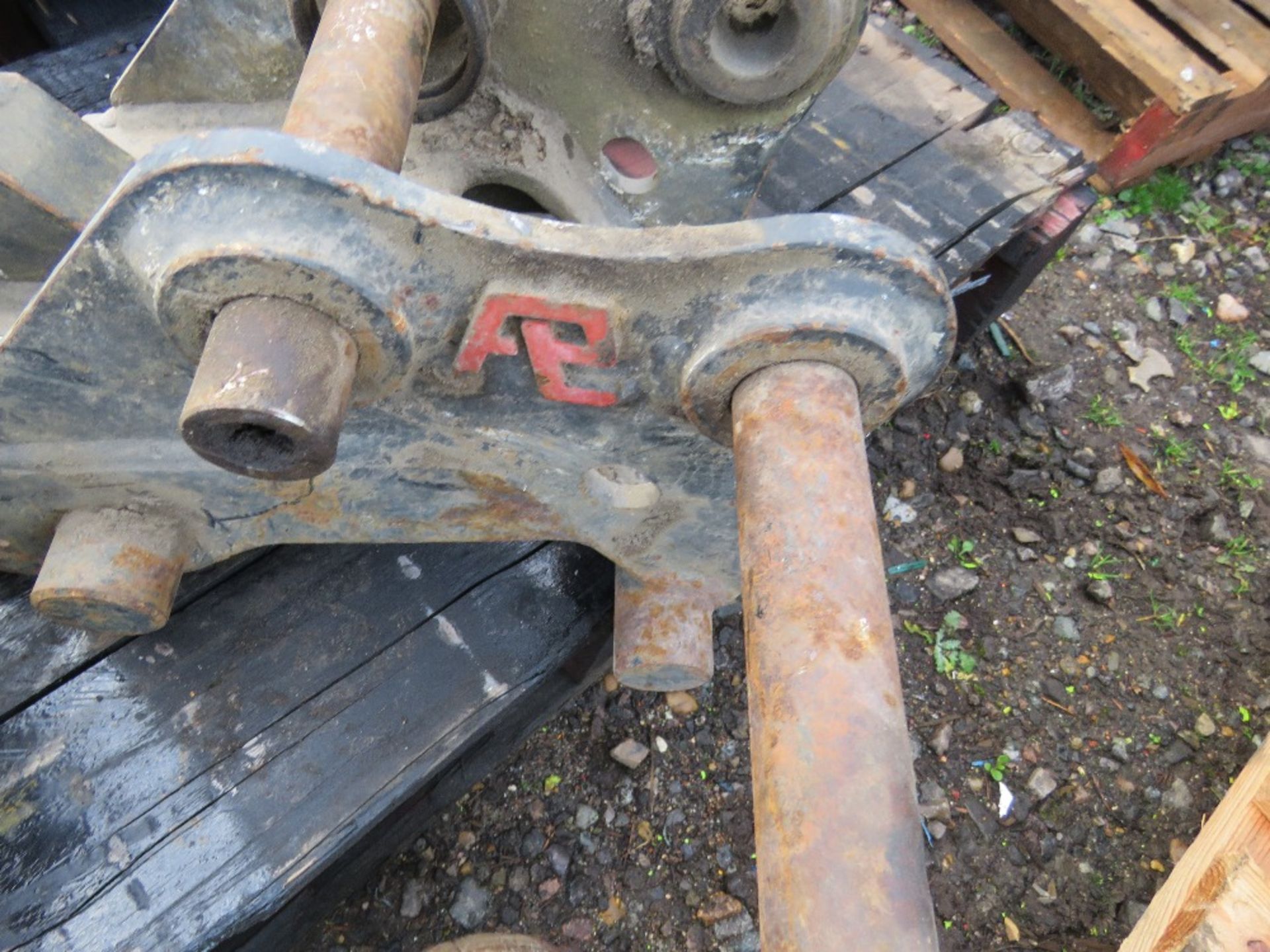 PLADDET CW05-M6 EXCAVATOR QUICK HITCH UNIT ON 30MM PINS, YEAR 2015. UNTESTED.