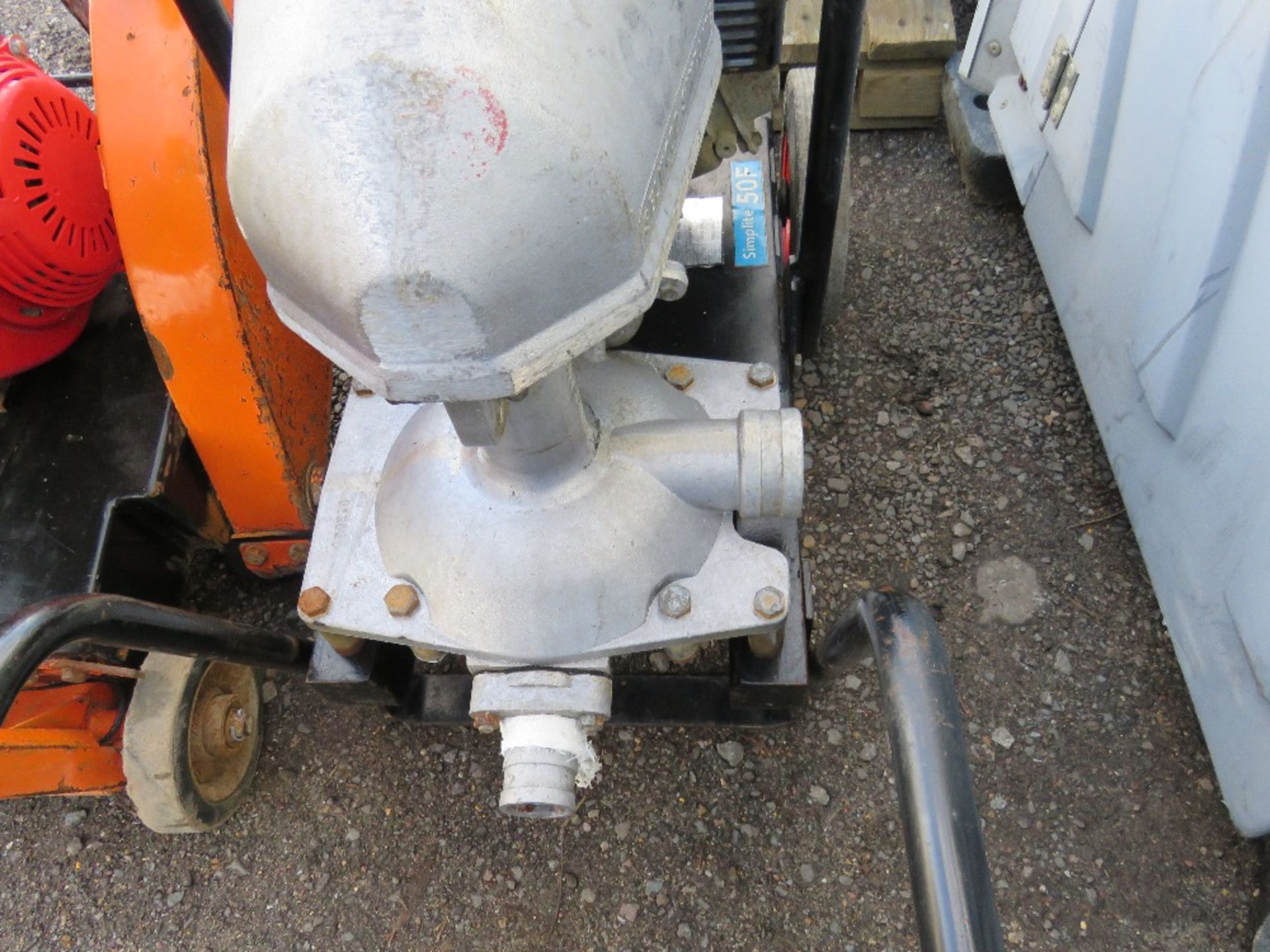 SIMPLITE PETROL ENGINED WATER PUMP. - Image 4 of 5