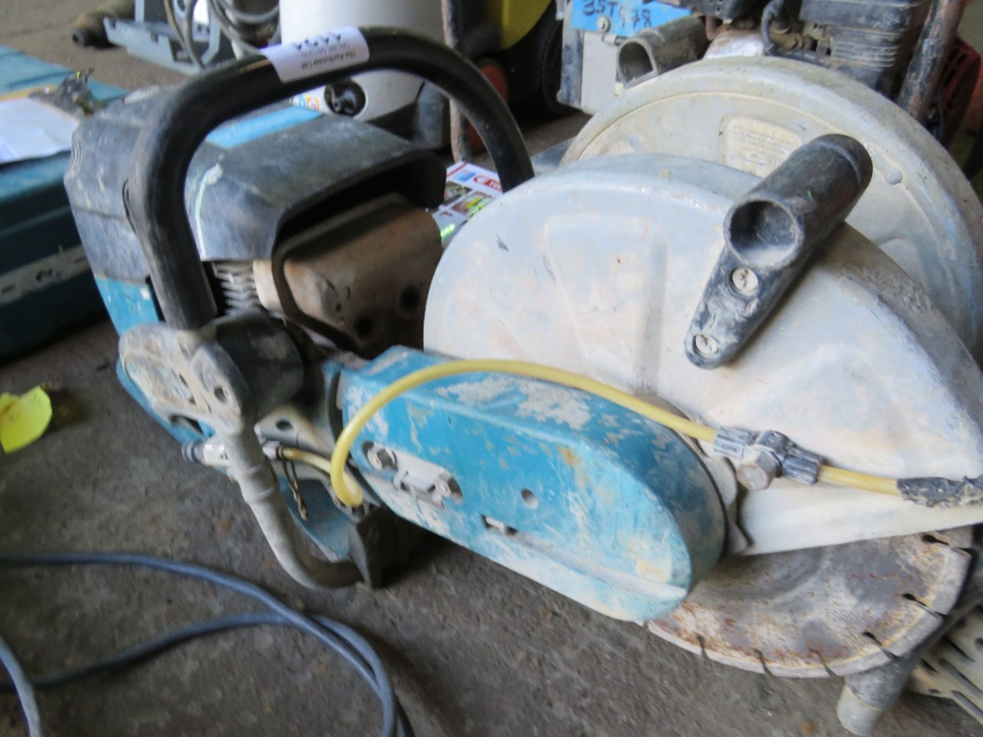 MAKITA PETROL SAW. CONDITION UNKNOWN.