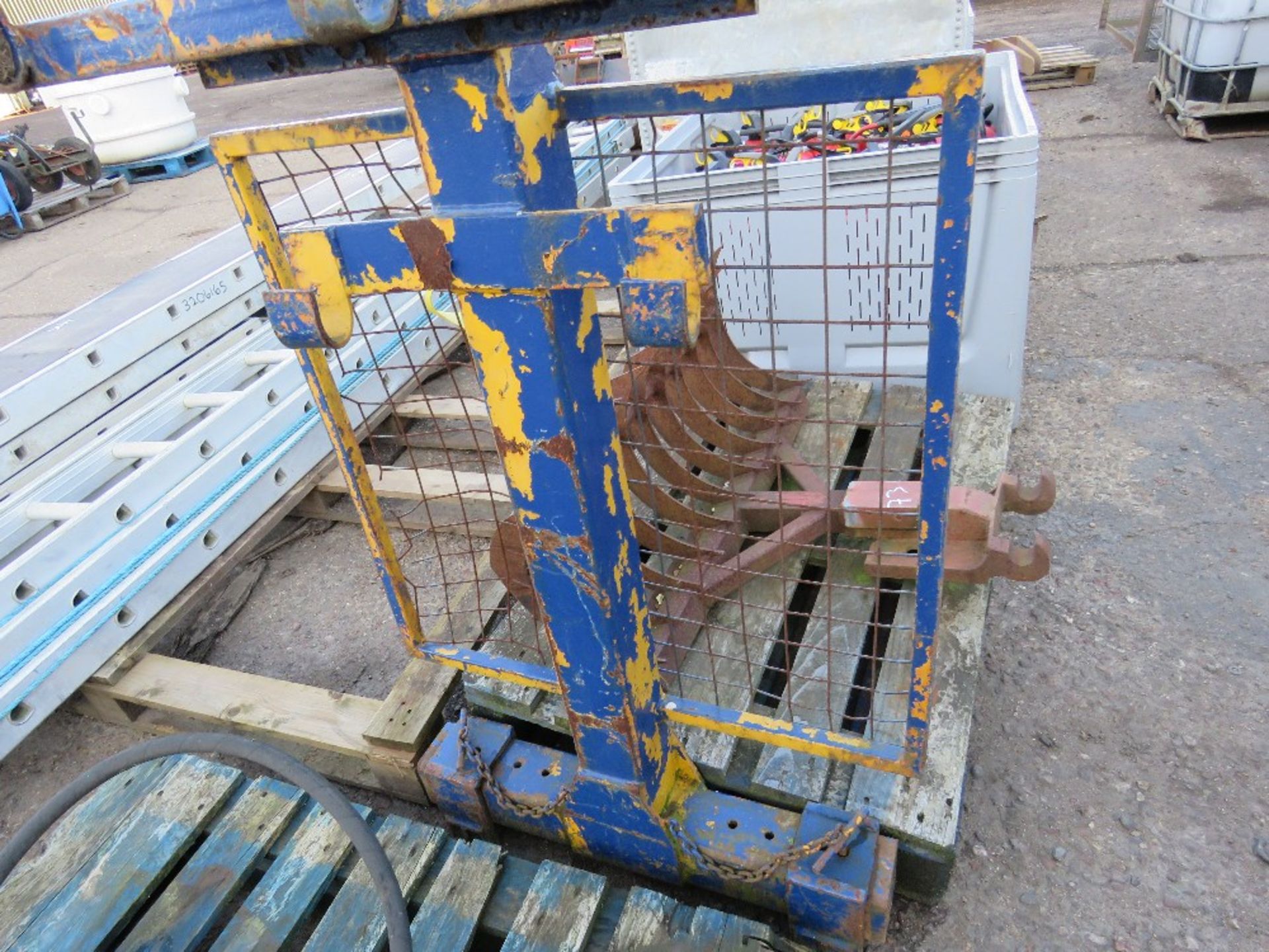 PALLET FORKS FOR CRANE OR EXCAVATOR. RETIREMENT SALE. - Image 2 of 2