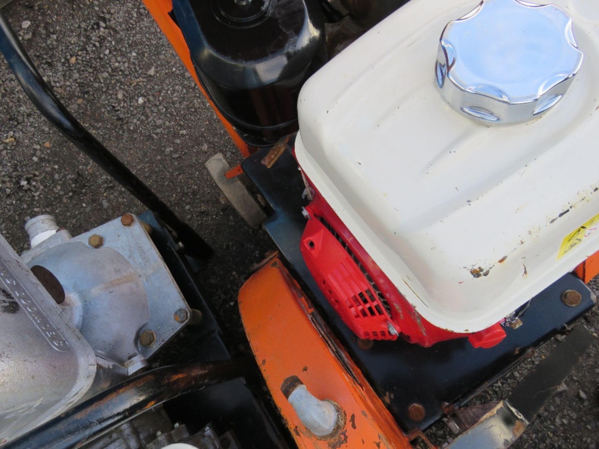 CLIPPER PETROL ENGINED FLOOR SAW. NO RECOIL STRING, THEREFORE UNTESTED. - Image 2 of 3