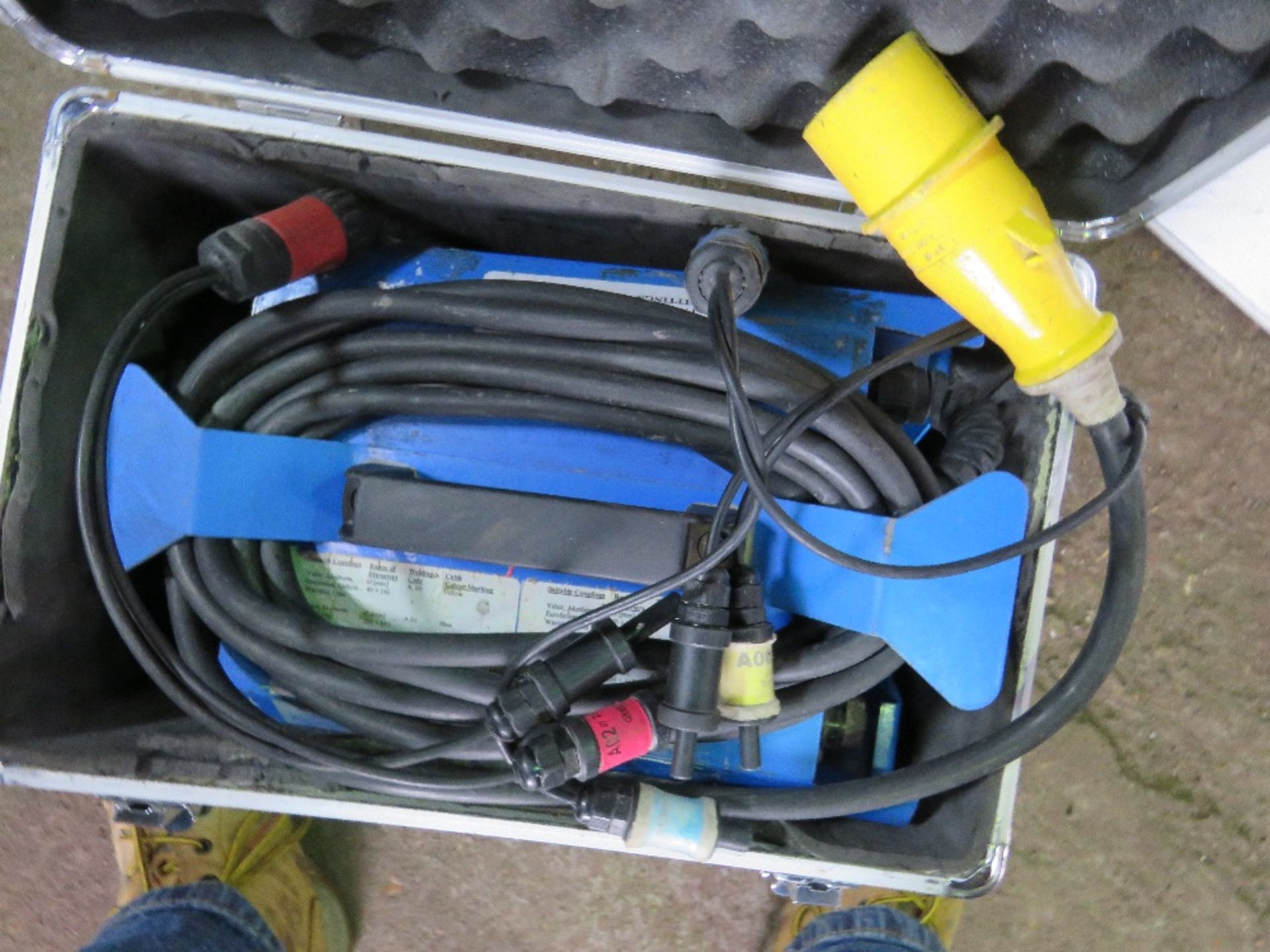 1 X UNIVERSAL S-315 110VOLT 2470W DRAINAGE PIPE FUSION WELDER UNIT. IN CASE WITH CABLES ETC. - Image 4 of 4