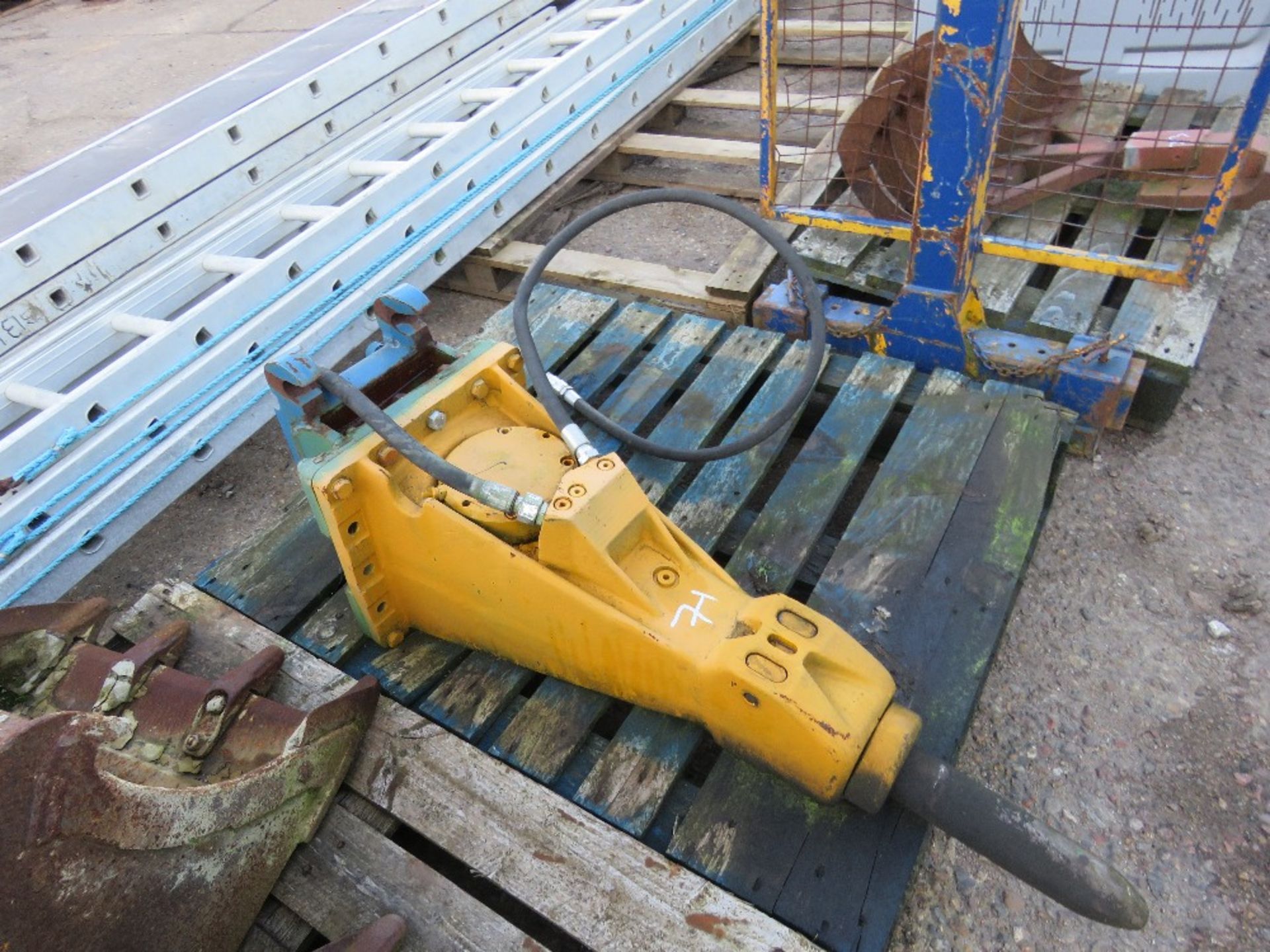 ATLAS COPCO 4-T TONNE EXCAVATOR BREAKER, ON KLAC HITCH. RETIREMENT SALE.