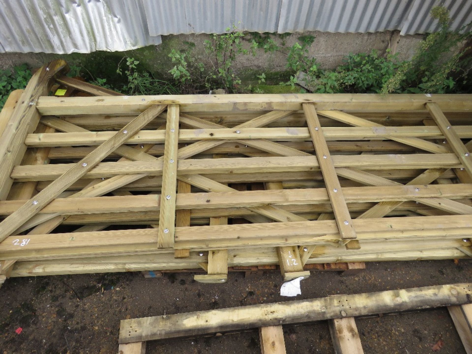 PALLET CONTAINING 7 X WOODEN FIELD GATES. 3 X 3.6M, 1 X 3.9M, 1 X 1.5M, 1 X 1.2M, 1 X 0.9M APPROX. - Image 2 of 2