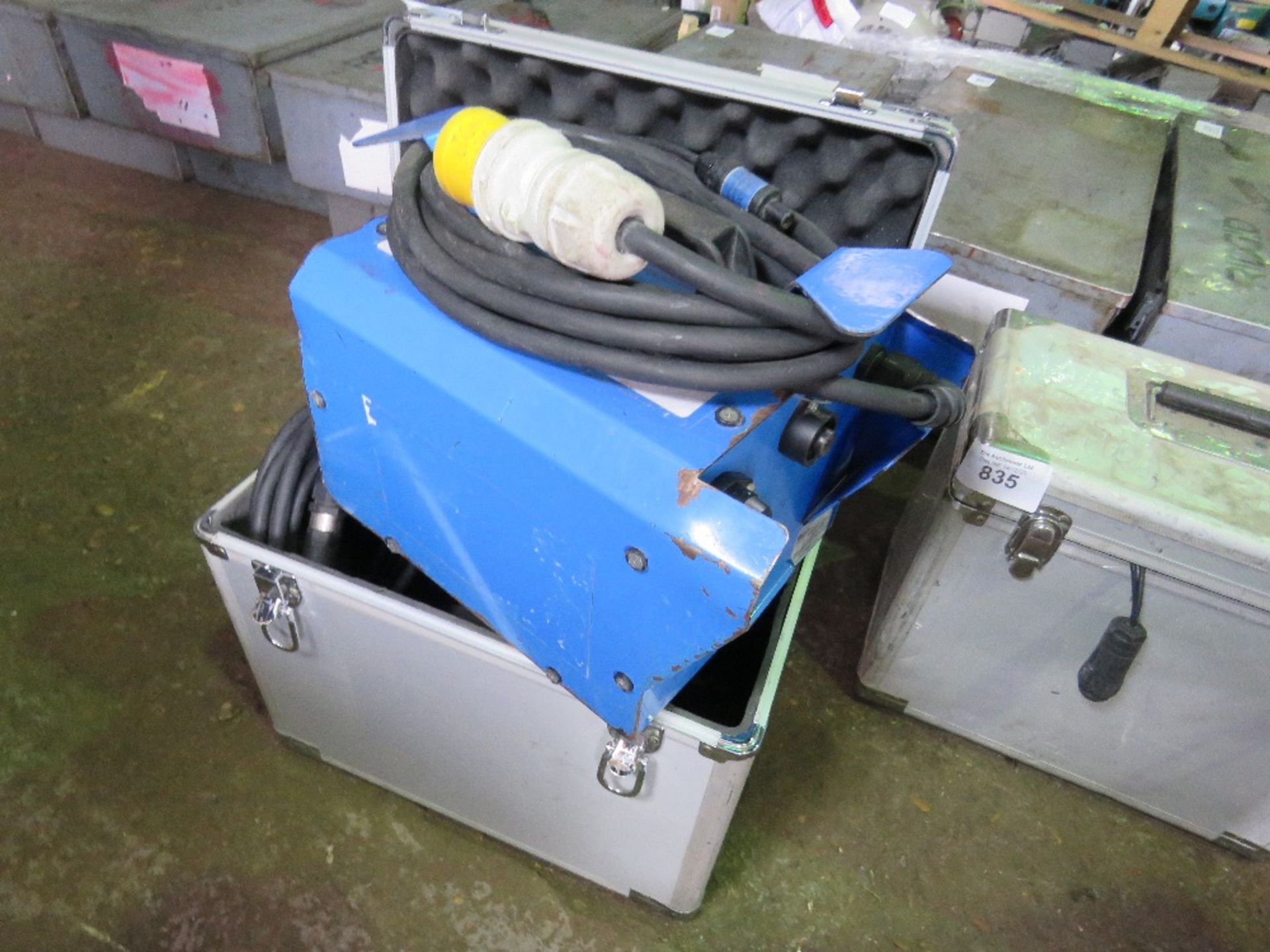 1 X UNIVERSAL S-315 110VOLT 2470W DRAINAGE PIPE FUSION WELDER UNIT. IN CASE WITH CABLES ETC.