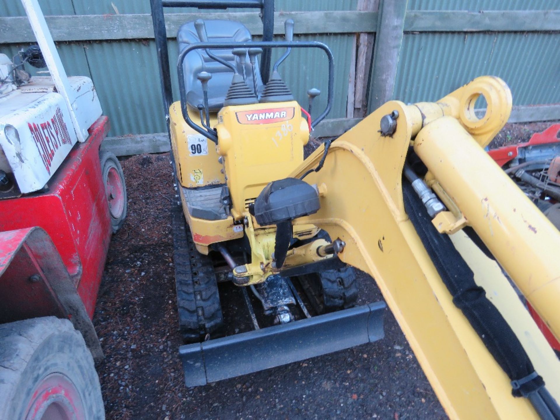 YANMAR SV08 MICRO EXCAVATOR YEAR 2014. 2 X BUCKETS. 1750 REC HOURS. DIRECT FROM LOCAL COMPANY AS PAR - Image 3 of 8