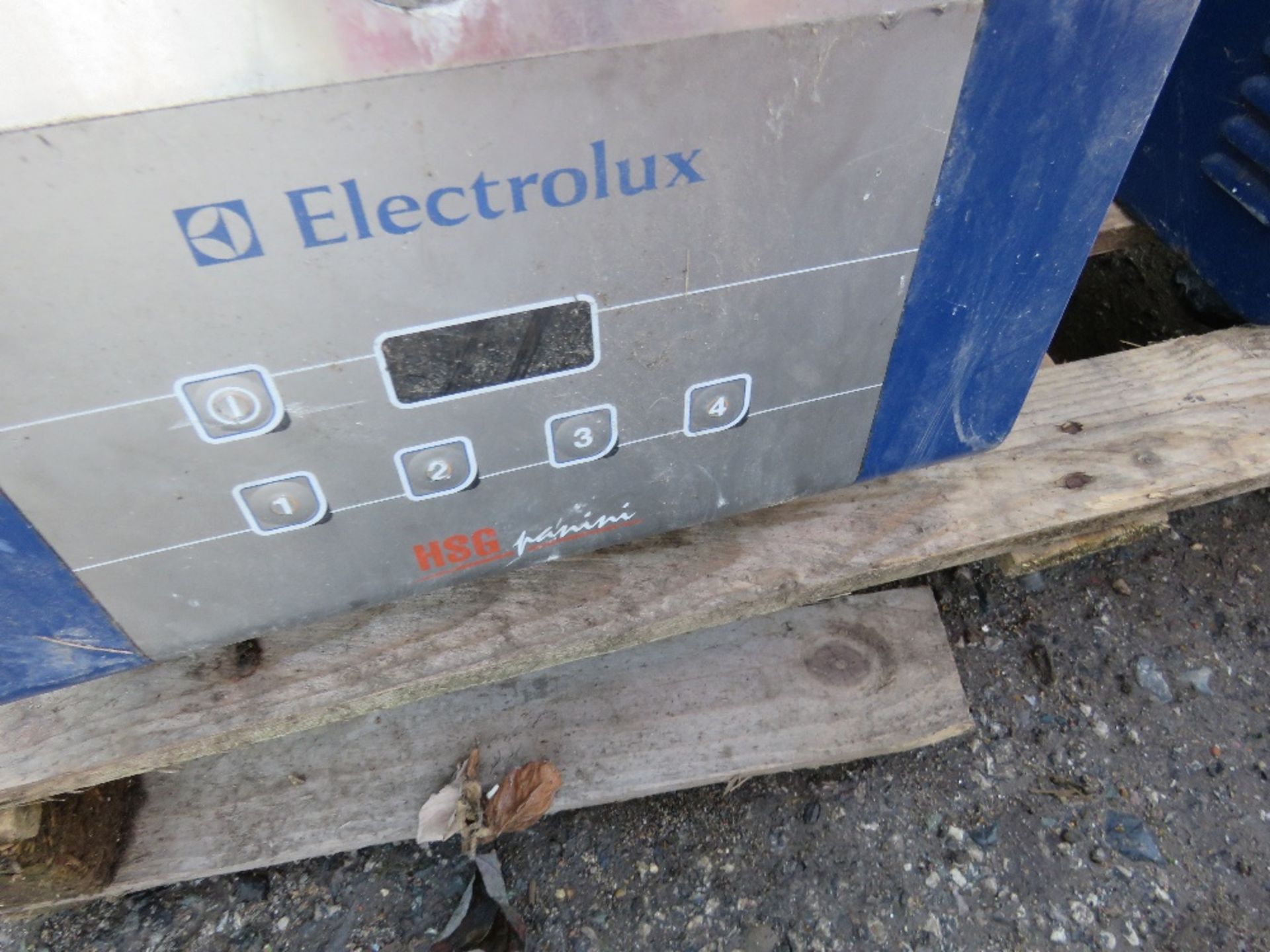 2 X ELECTROLUX PANINI TOATERS, EX CAFE CLOSURE, CONDITION UNKNOWN. - Image 2 of 4