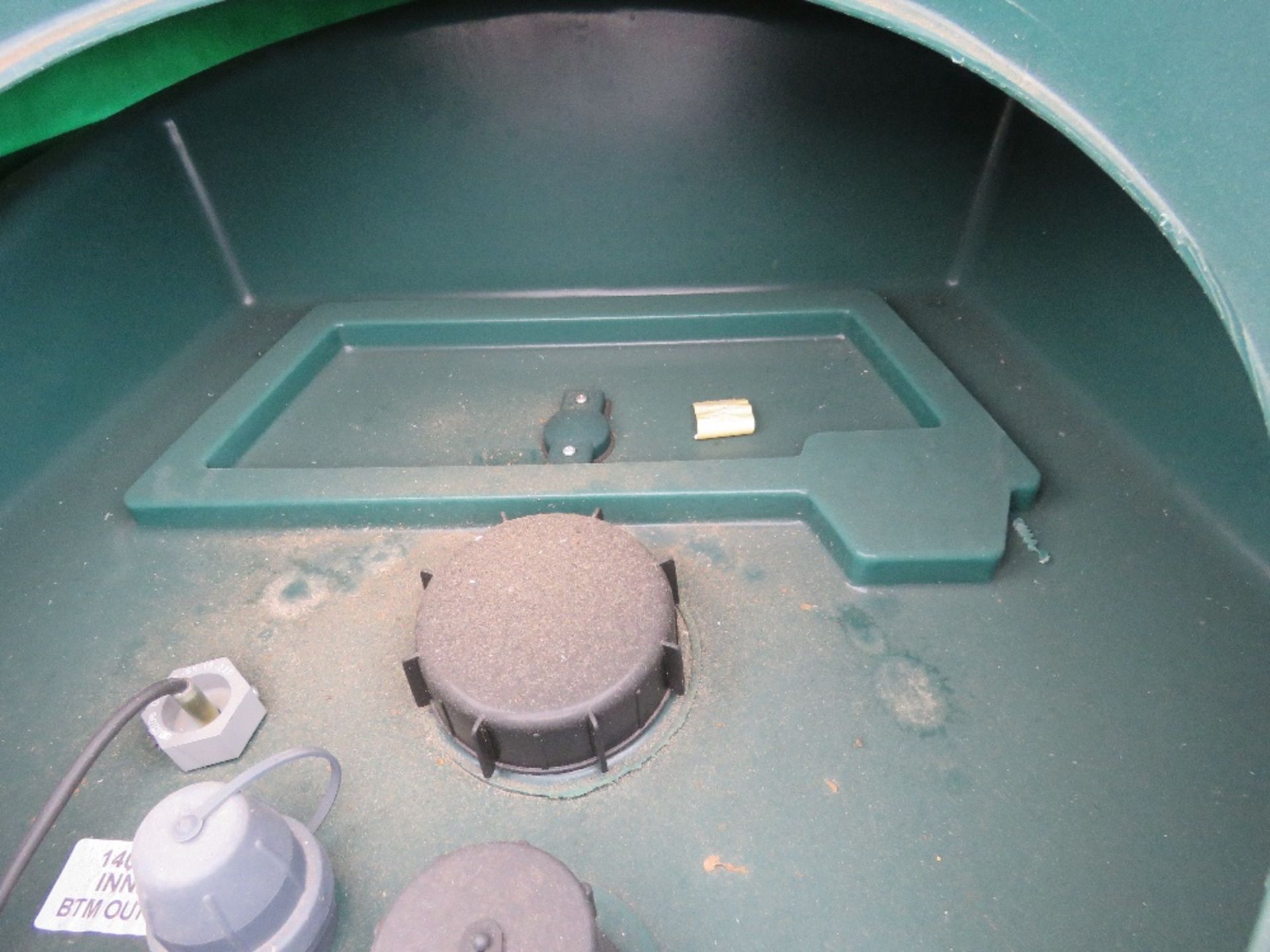 HARLEQUIN 1450BND BUNDED FUEL TANK. BOTTOM OUTLET. FROM VISUAL APPEARNCE APPEARS TO HAVE NOT BEEN CO - Image 4 of 6