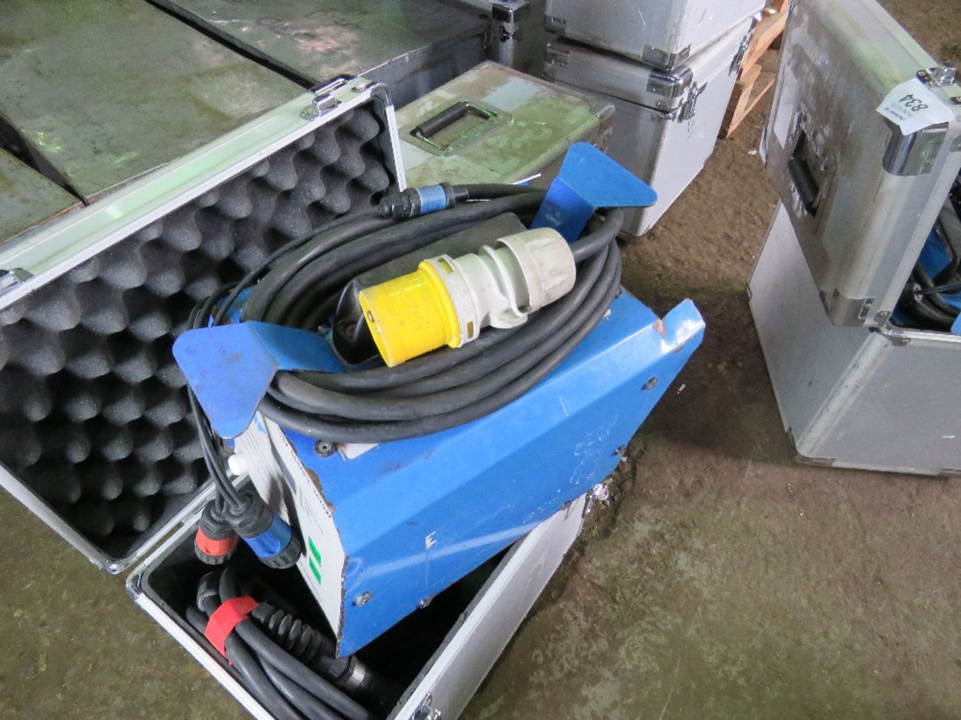 1 X UNIVERSAL S-315 110VOLT 2470W DRAINAGE PIPE FUSION WELDER UNIT. IN CASE WITH CABLES ETC. - Image 3 of 4