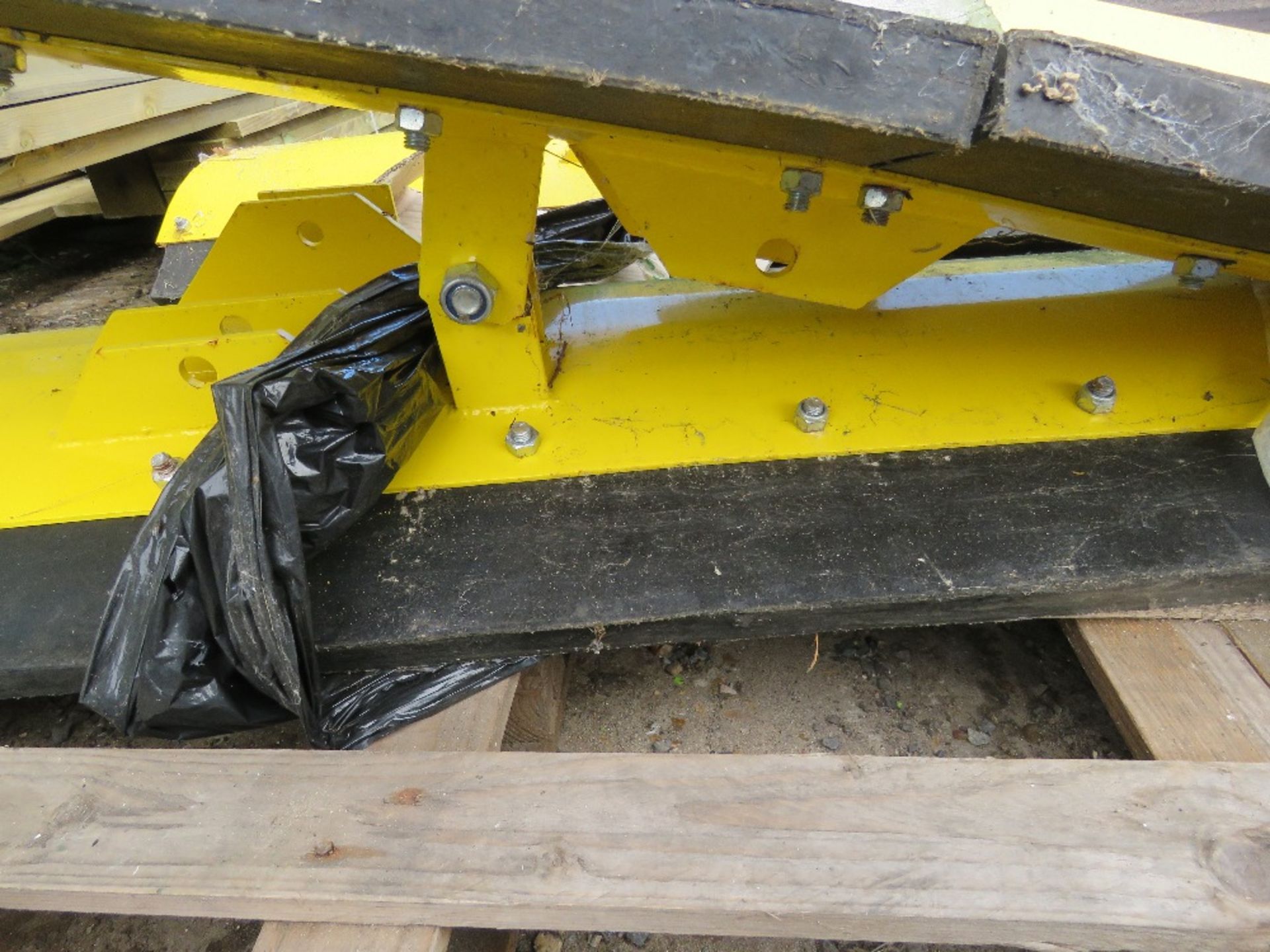 3 X FRONT MOUNTED SNOW PLOUGH BLADES WITH BRACKETS. - Image 5 of 5