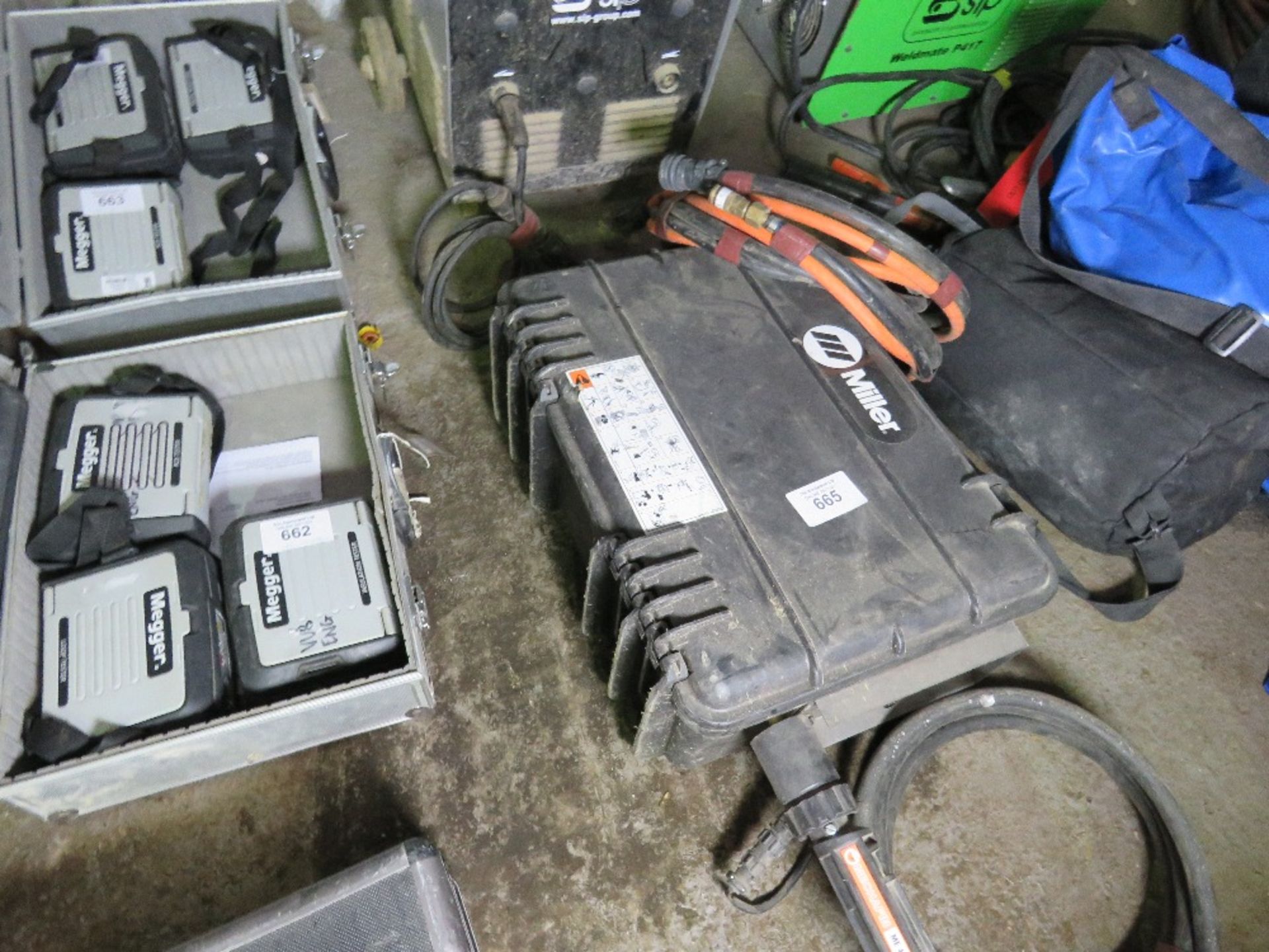 MILLER SUITCASE 12RC WIRE FEED UNIT. SOURCED FROM DEPOT CLEARANCE DUE TO A CHANGE IN COMPANY POLICY. - Image 2 of 3