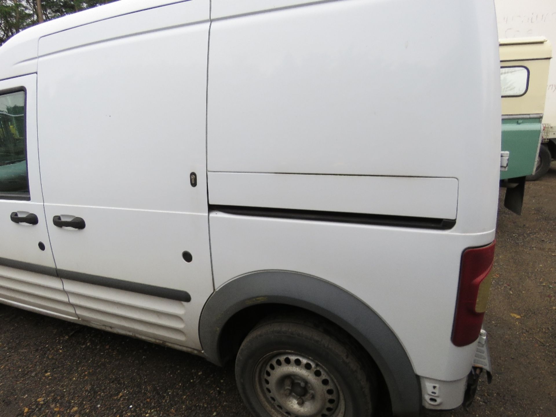 FORD TRANSIT CONNECT PANEL VAN REG: EF11 OXZ. DIRECT FROM LOCAL COMPANY, DESCRIBED AS BEING S "LAZY - Image 8 of 11