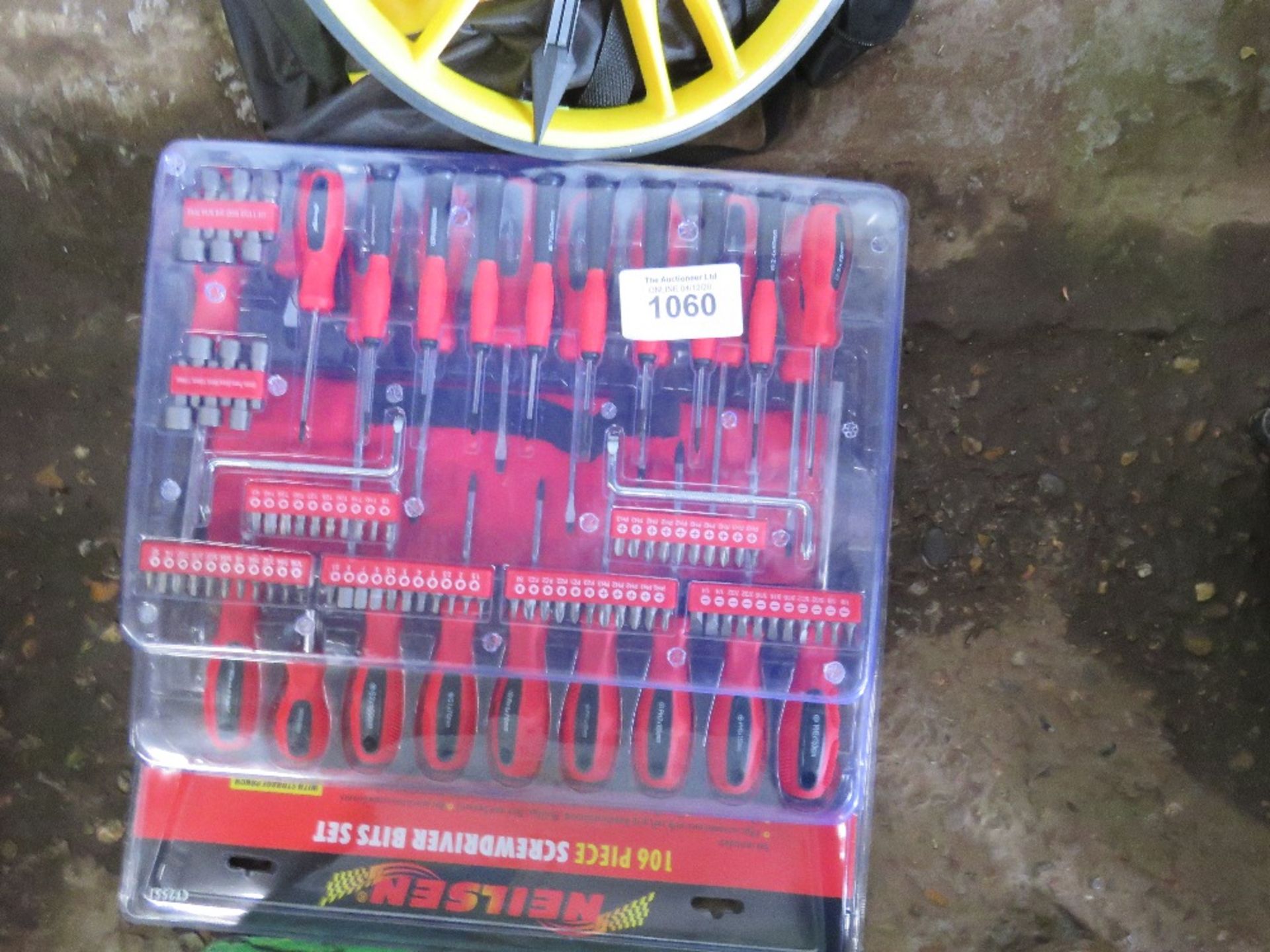 106PIECE SCREWDRIVER SET. - Image 2 of 2