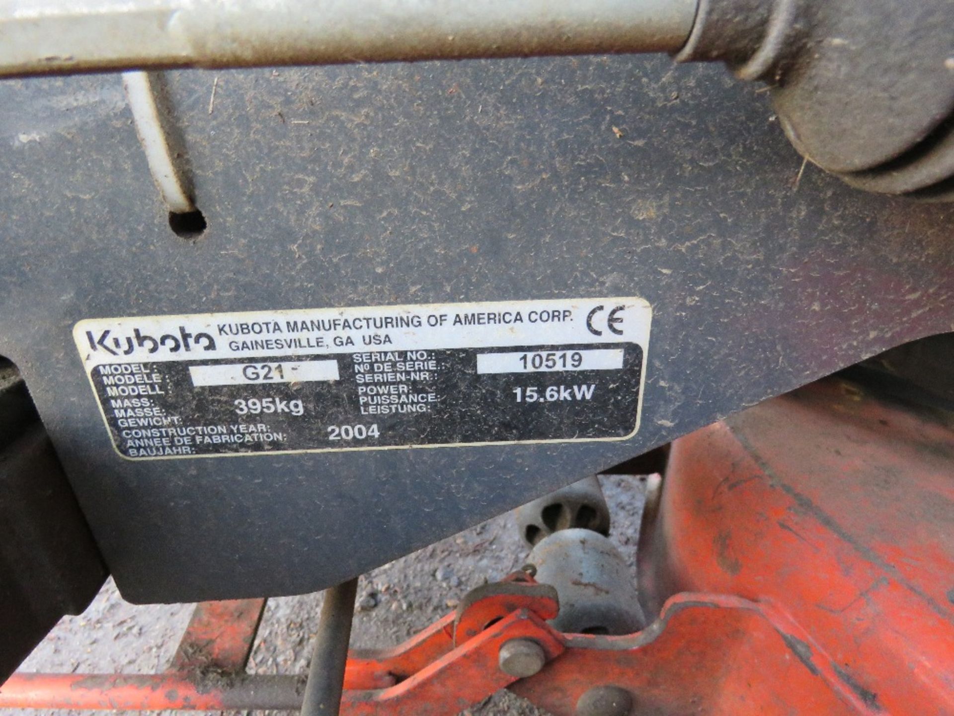 KUBOTA G21 RIDE ON TRACTOR MOWER. YEAR 2004. 1240 REC HRS. SN:10519. WHEN TESTED WAS SEEN TO DRIVE, - Image 3 of 4