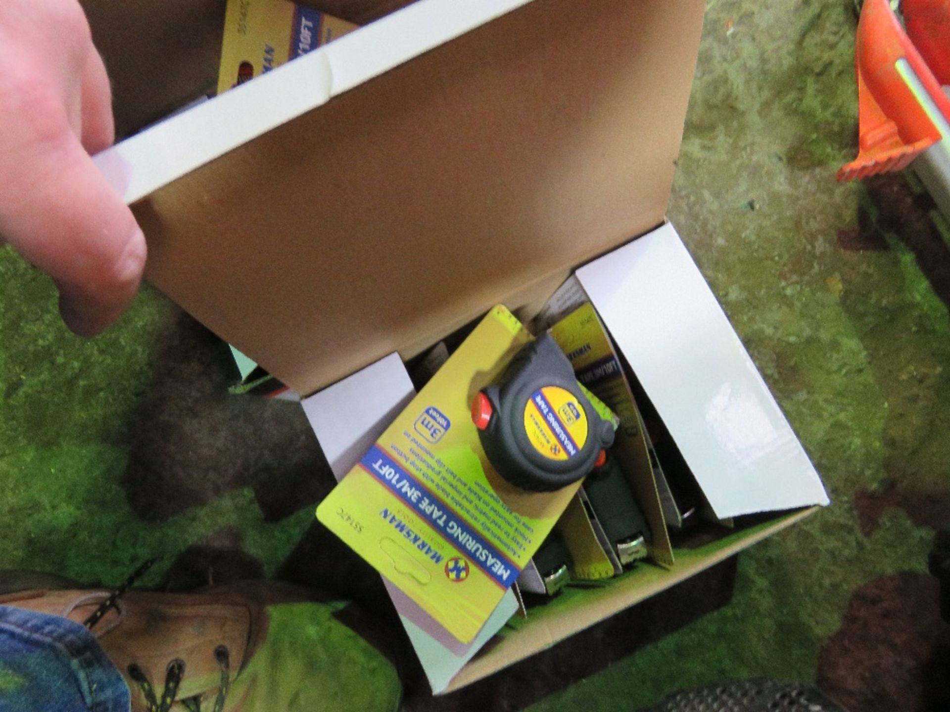 2 X BOXES OF TAPE MEASURES. - Image 3 of 3