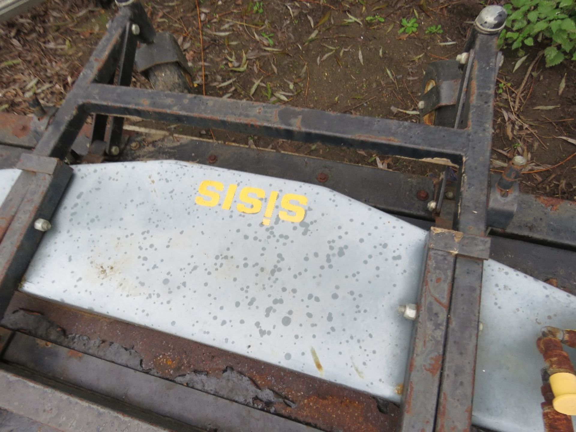 SISIS/HUXLEY HYDRAULIC POWERED BUNKER BRUSH. - Bild 2 aus 6