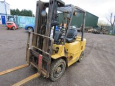 CATERPILLAR 25 DIESEL FORKLIFT. WHEN TESTED WAS SEEN TO DRIVE, STEER, LIFT AND BRAKE.
