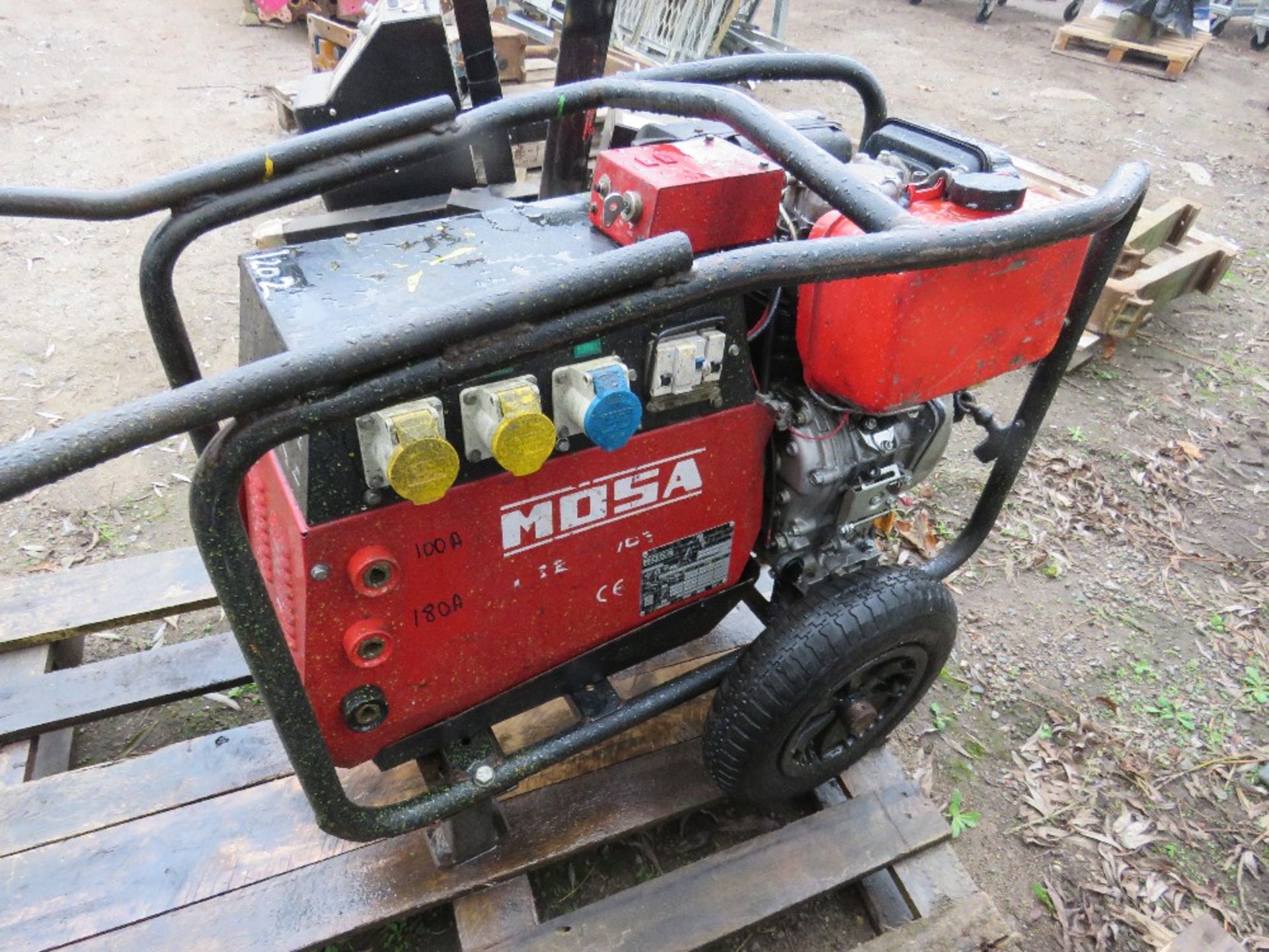 MOSA TS200 DIESEL ENGINED WELDER. WHEN TESTED WAS SEEN TO START AND RUN, OUTPUT UNTESTED. - Image 3 of 5