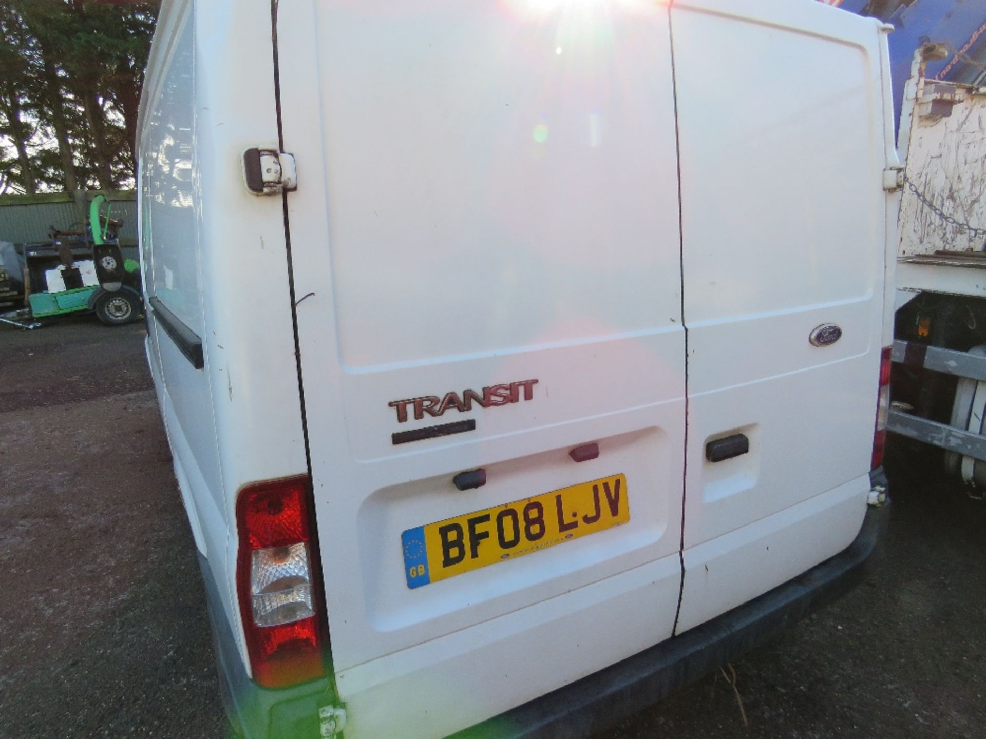 FORD TRANSIT SWB PANEL VAN REG:BF08 LJV. 239549 REC MILES. WHEN TESTED WAS SEEN TO DRIVE. BATTERY - Image 3 of 6