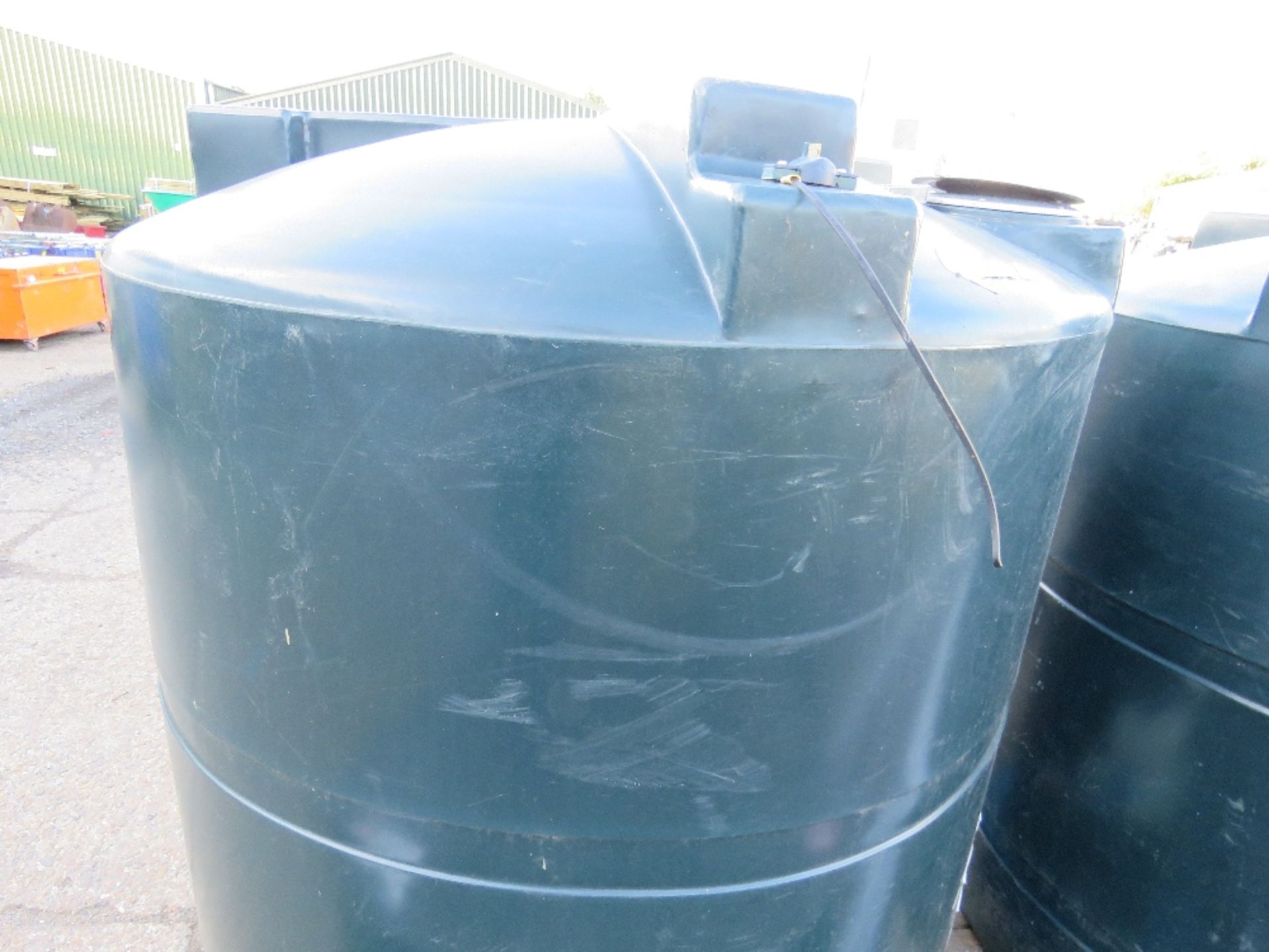 TITAN V1300 PLASTIC OIL TANK. - Image 2 of 3