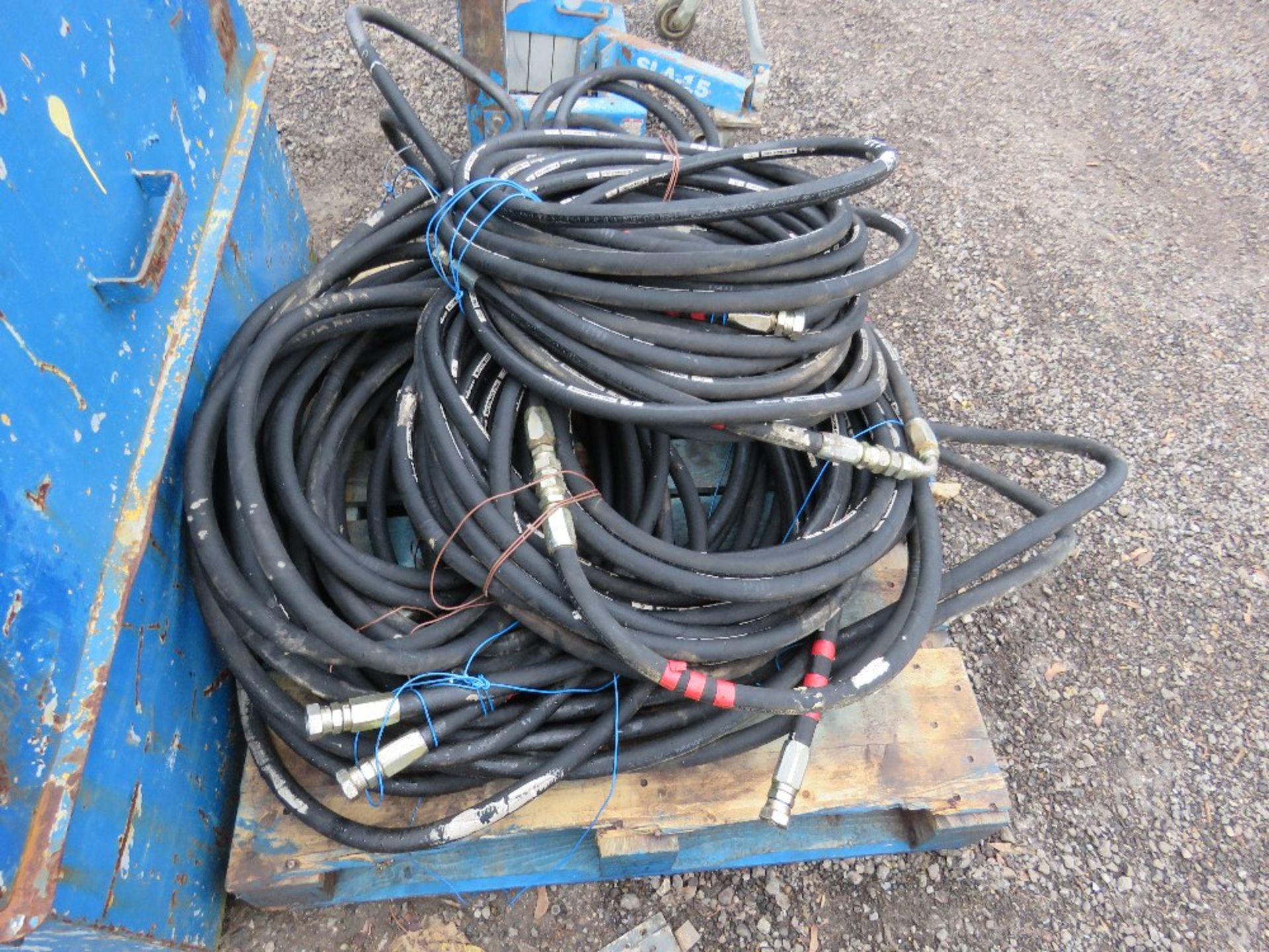 QUANTITY OF HYDRAULIC HOSES. - Image 2 of 3