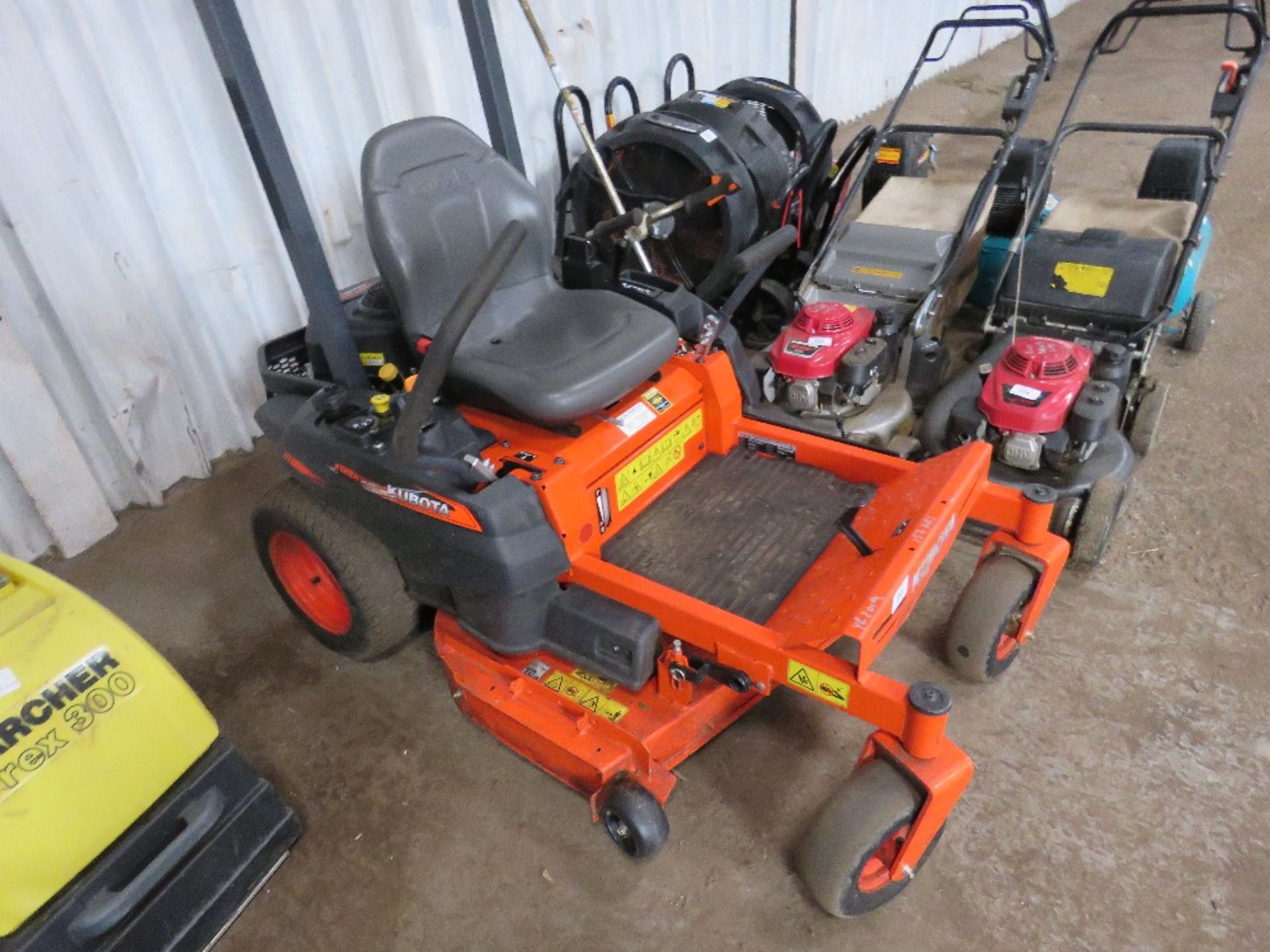 KUBOTA Z122R ZERO TURN RIDE ON MOWER YEAR 2019 157 REC HOURS. WHEN TESTED WAS SEEN TO RUN, DRIVE AND