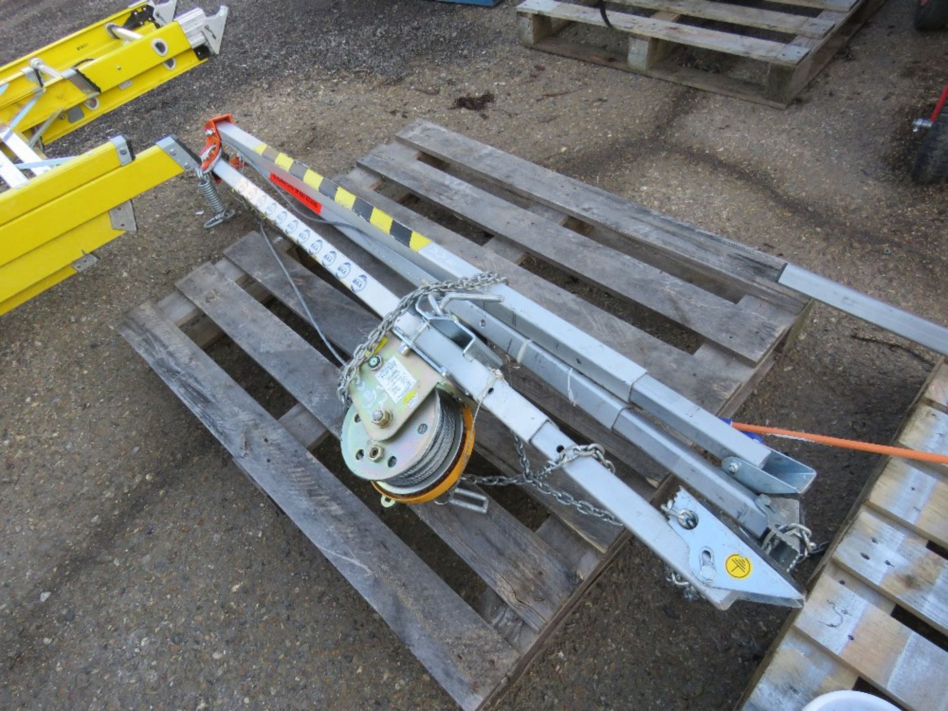 MANHOLE RECOVERY TRIPOD WITH WINCH, UNTESTED. SOURCED FROM LOCAL DEPOT CLEARANCE DUE TO A CHANGE IN