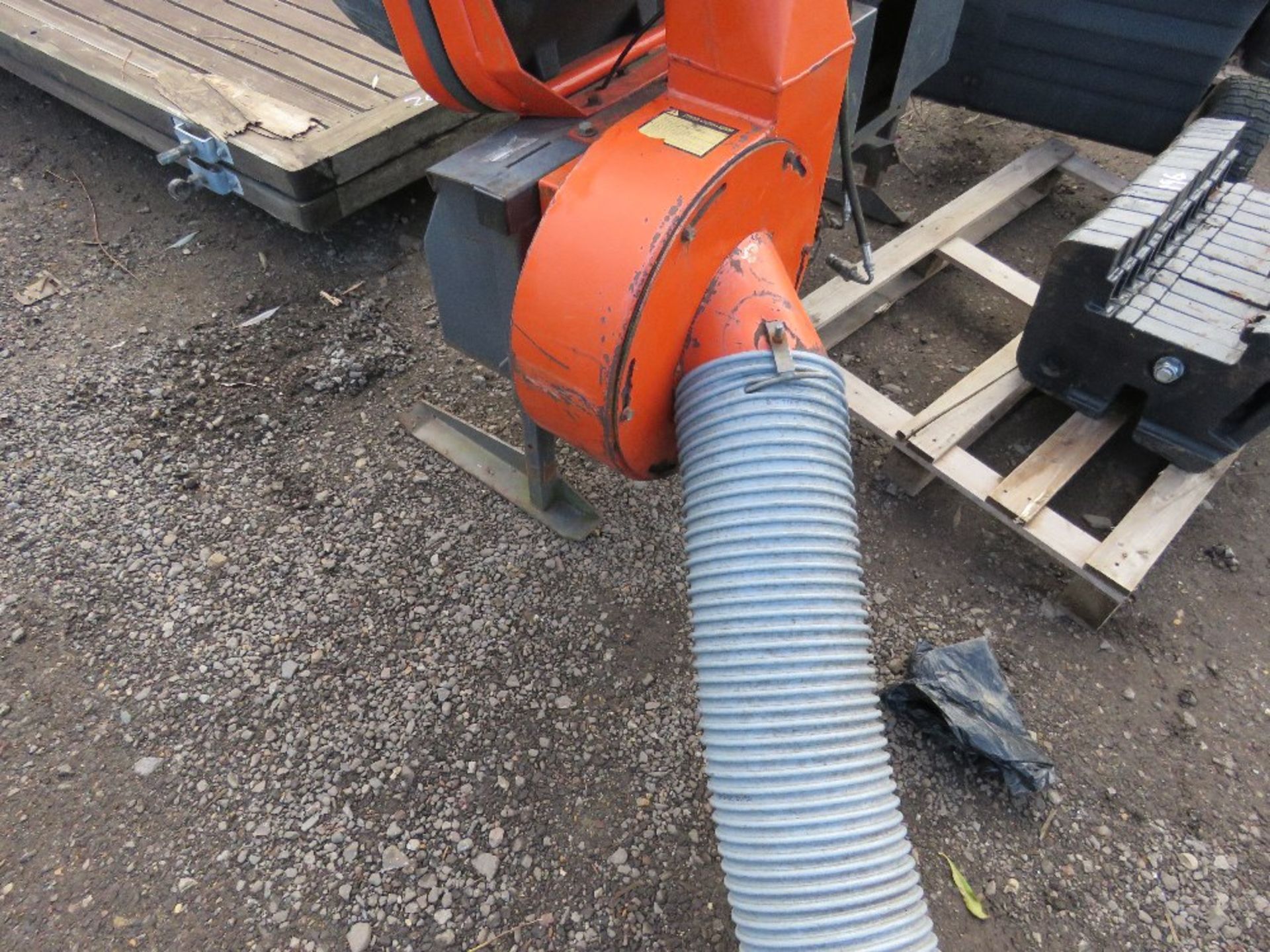 KUBOTA CCD 600T HIGH DISCHARGE MOWER COLLECTOR.