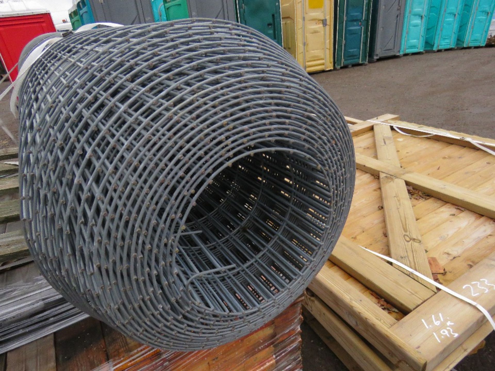 ROLL OF GALVANISED MESH FENCING 6FT HEIGHT APPROX. - Image 2 of 3