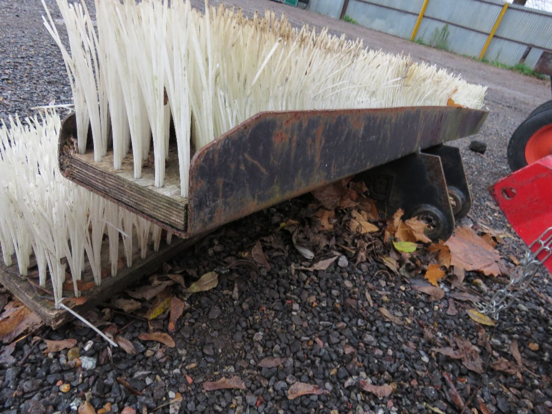 MINI EXCAVATOR BRUSH 1.5M WIDE APPROX PLUS SPARE HEAD, 45MM PINS. - Image 4 of 4