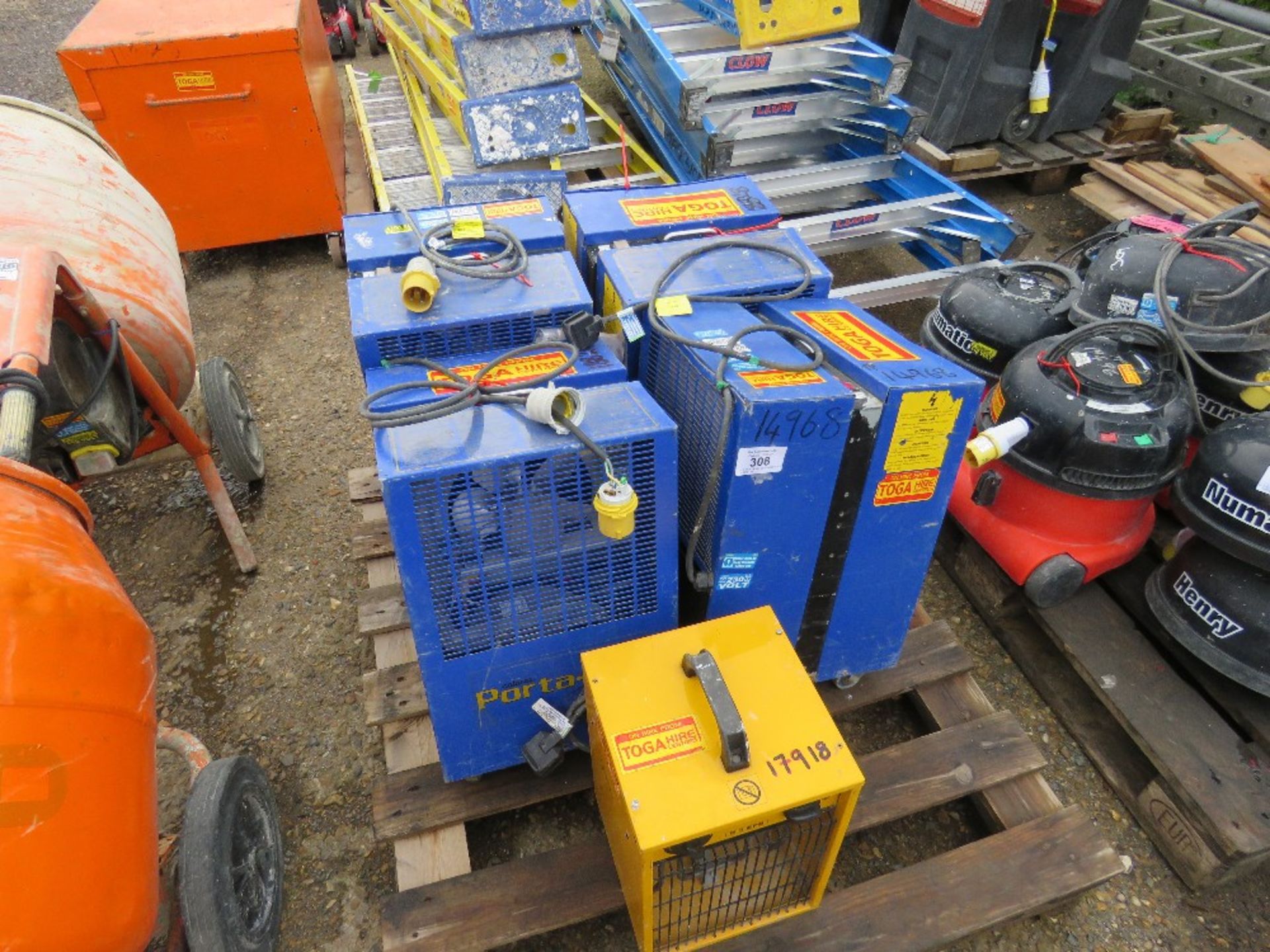 4 X PORTADRY DEHUMIDIFIERS PLUS A MASTER HEATER. CONDITION UNKNOWN.